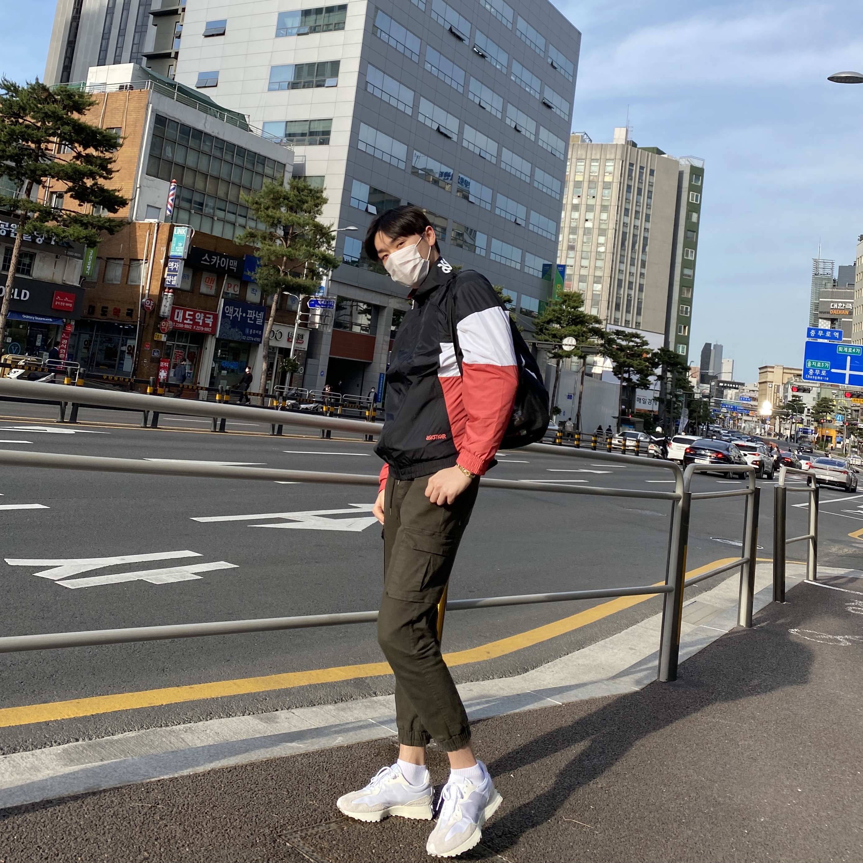 (W) New Balance 327 White Moonbeam 착용 스타일