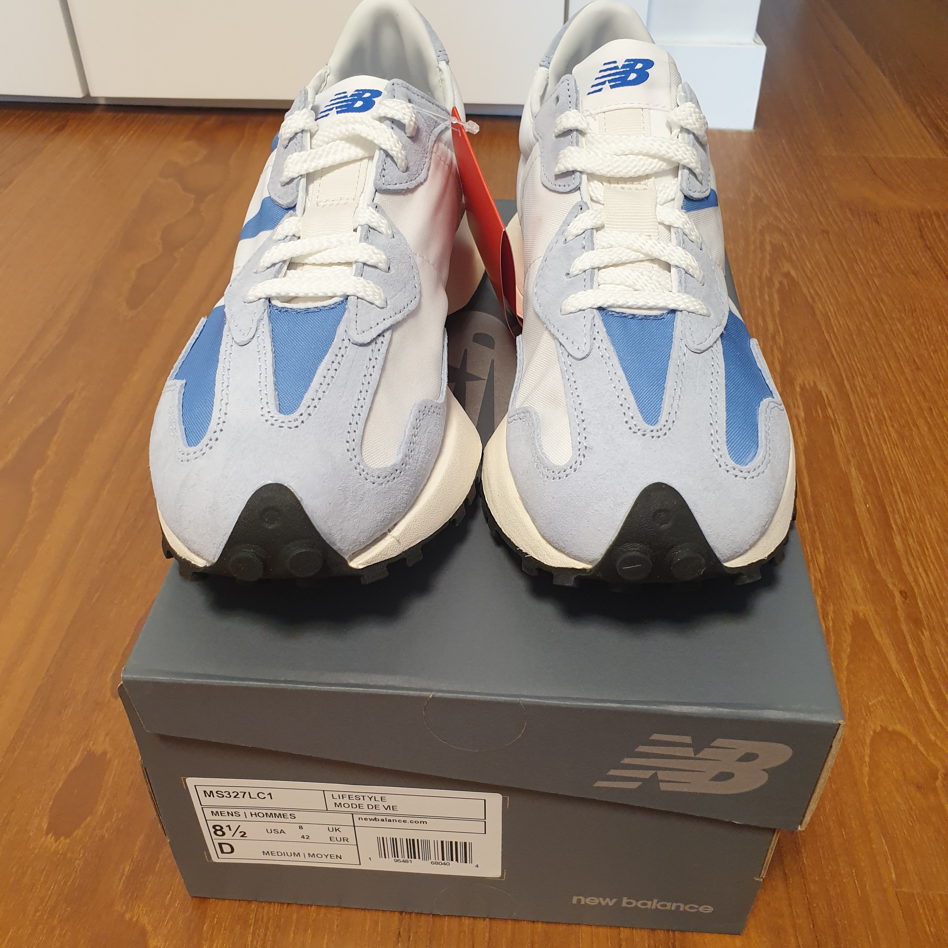 New Balance 327 Blue White 착용 스타일 - 3