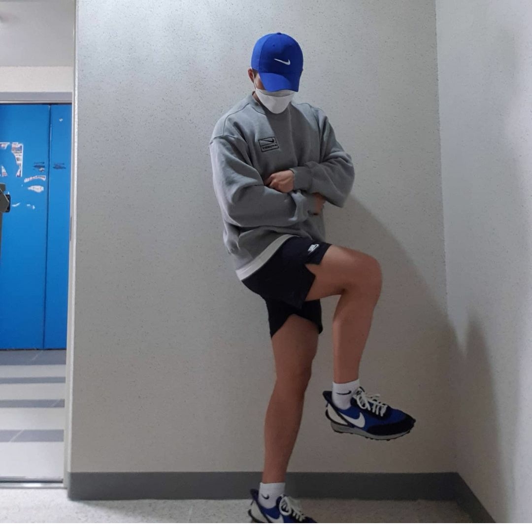 Nike x Undercover Daybreak Blue Jay, Nike x Stussy NRG ZR Fleece Crewneck Heather Grey - Asia 착용 스타일