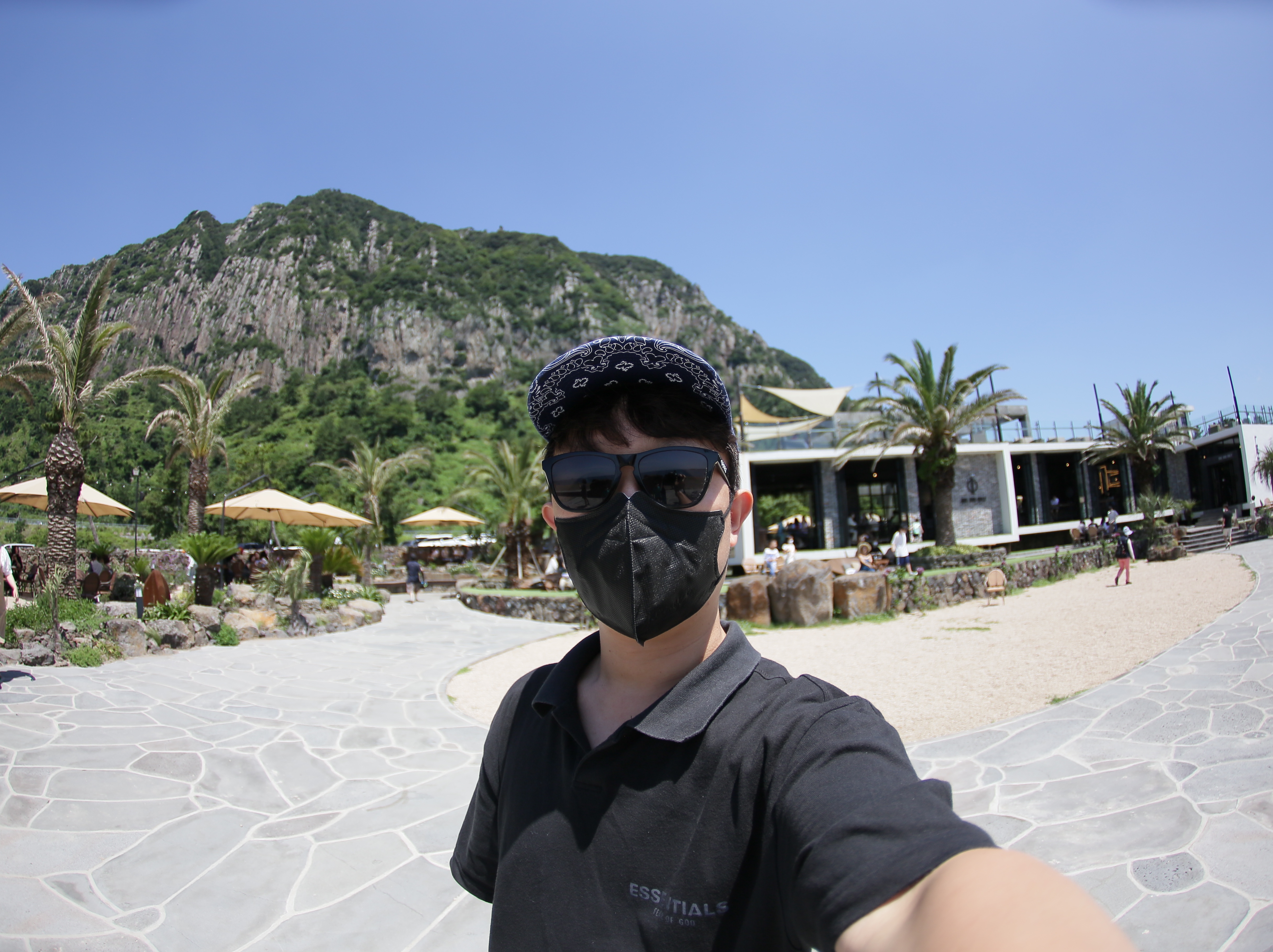 Supreme Bandana Camp Cap Navy - 21SS, Essentials Short Sleeve Boxy Polo Dark Slate/Stretch Limo/Black - 20SS 착용 스타일
