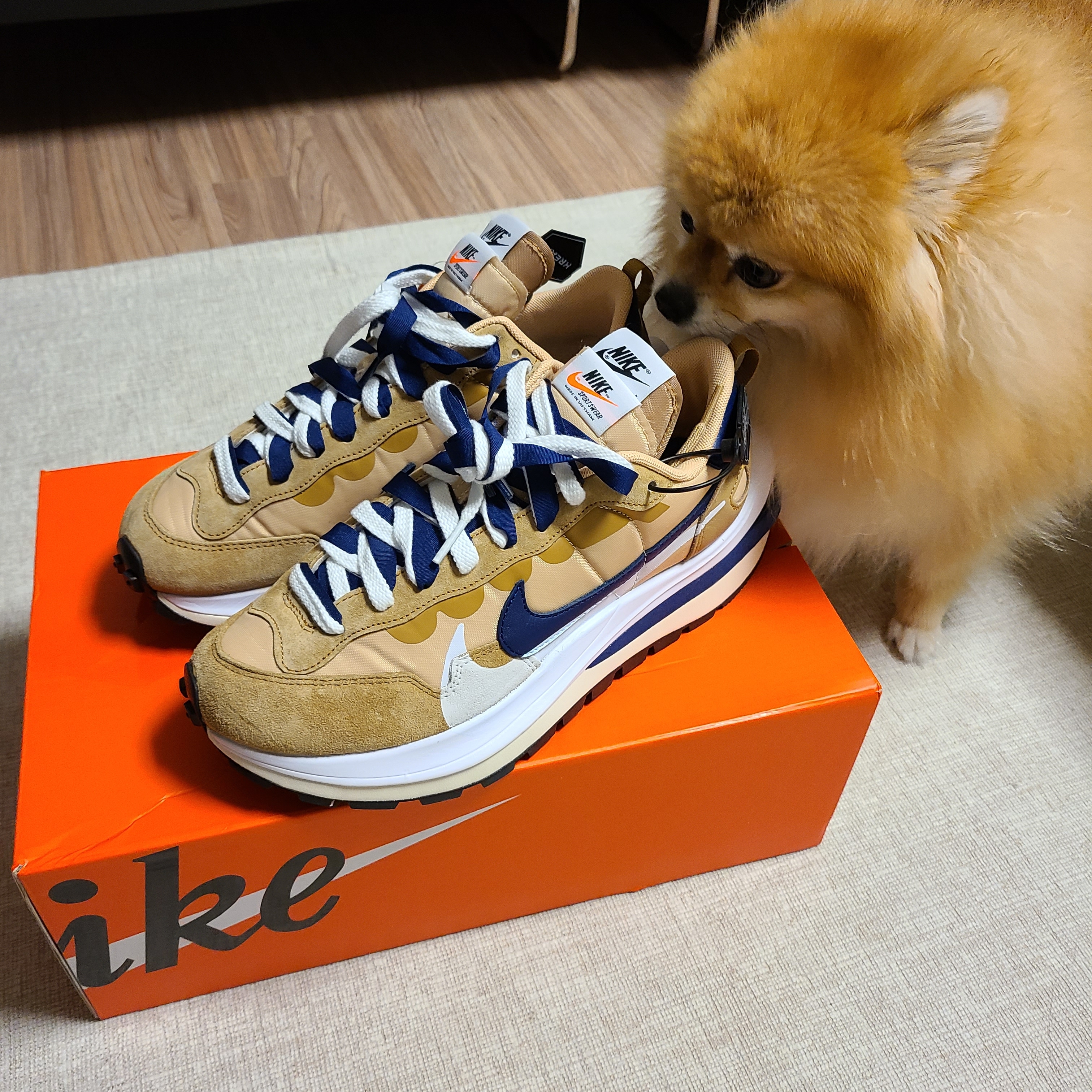 Nike x Sacai VaporWaffle Sesame and Blue Void 착용 스타일
