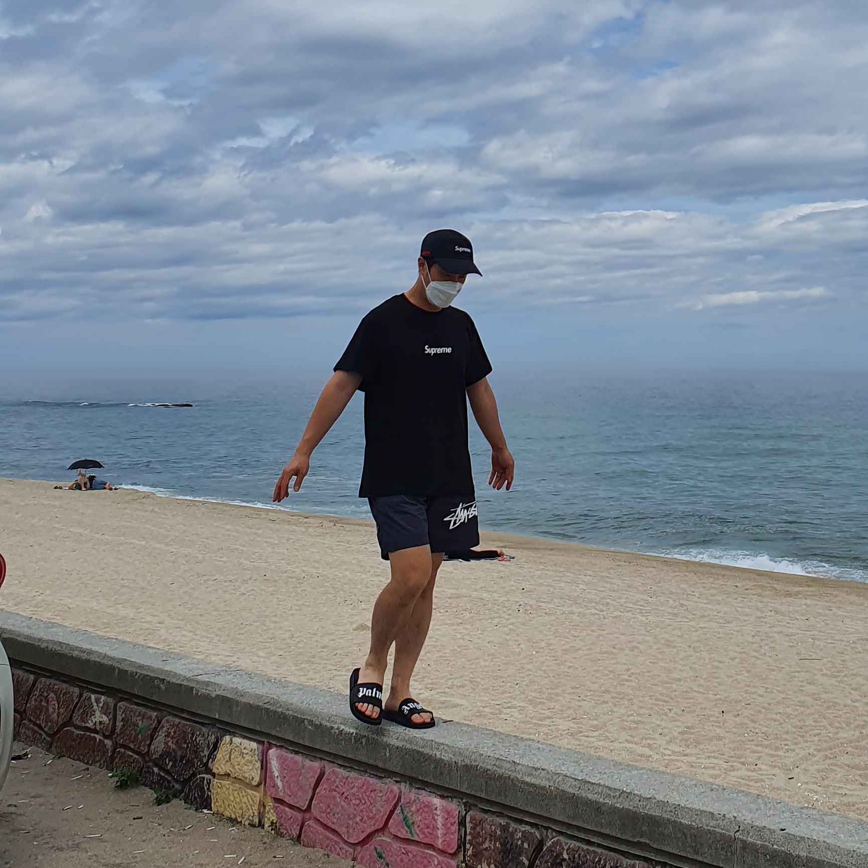 Supreme Box Logo L/S T-Shirt Black - 20FW, Nike x Stussy Water Shorts Off Noir 착용 스타일