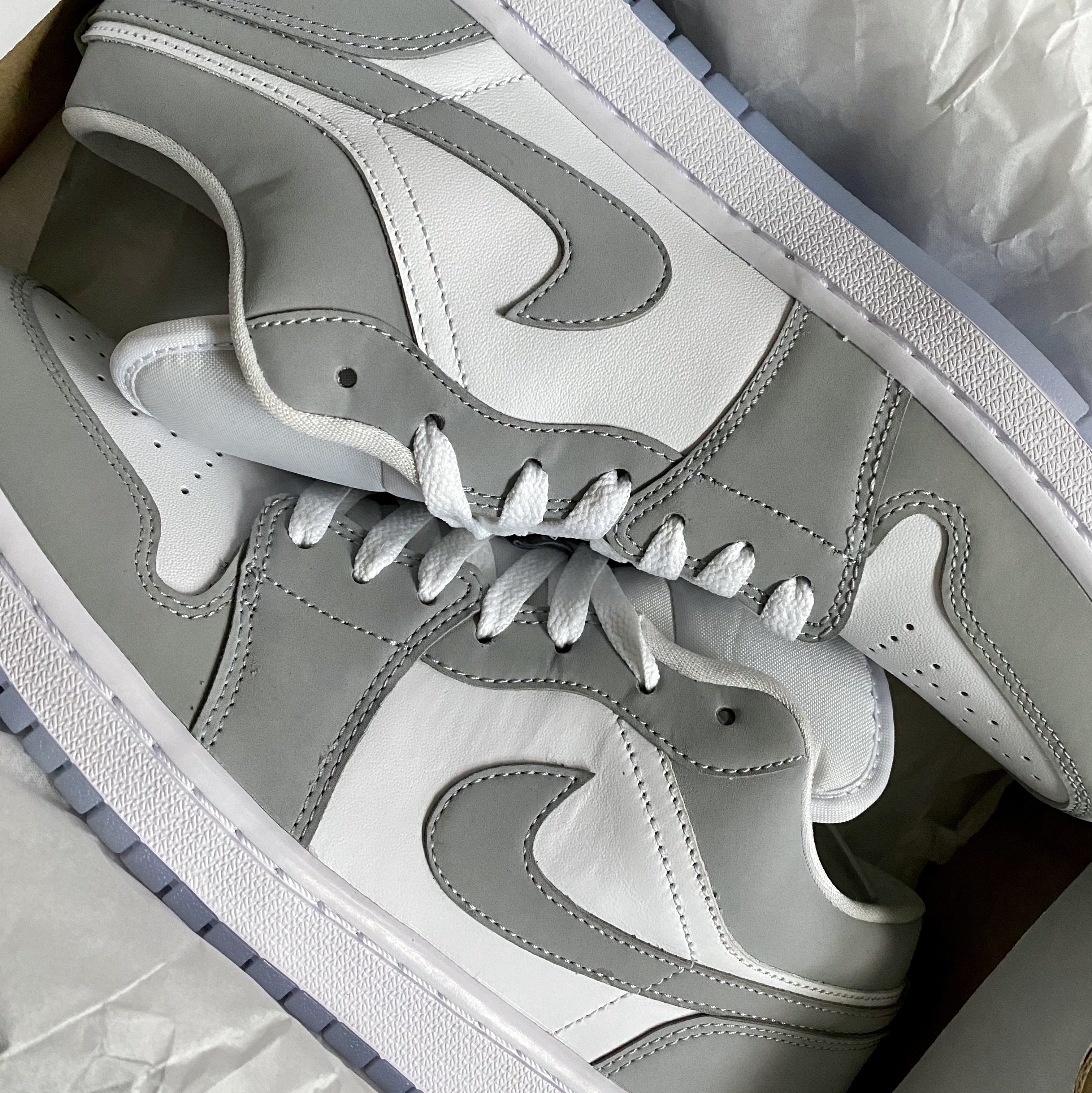 (W) Jordan 1 Low White Wolf Grey 착용 스타일