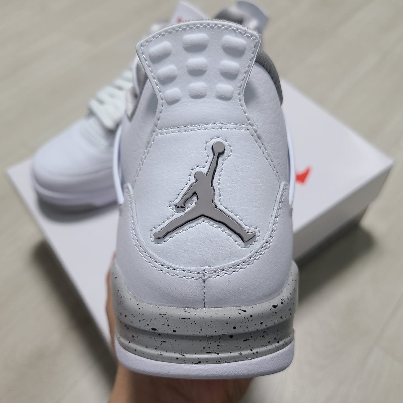 Jordan 4 Retro Tech White 착용 스타일 - 4
