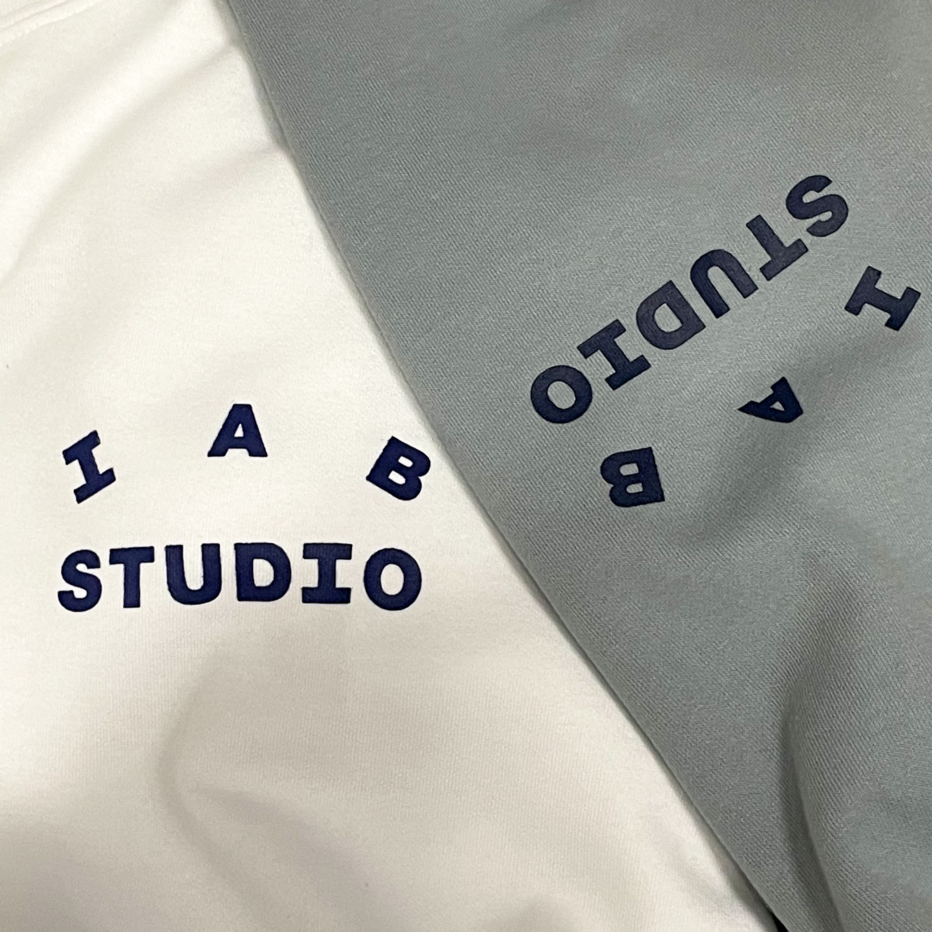 IAB Studio T-Shirt White, IAB Studio T-Shirt Ash Blue - 21SS 착용 스타일