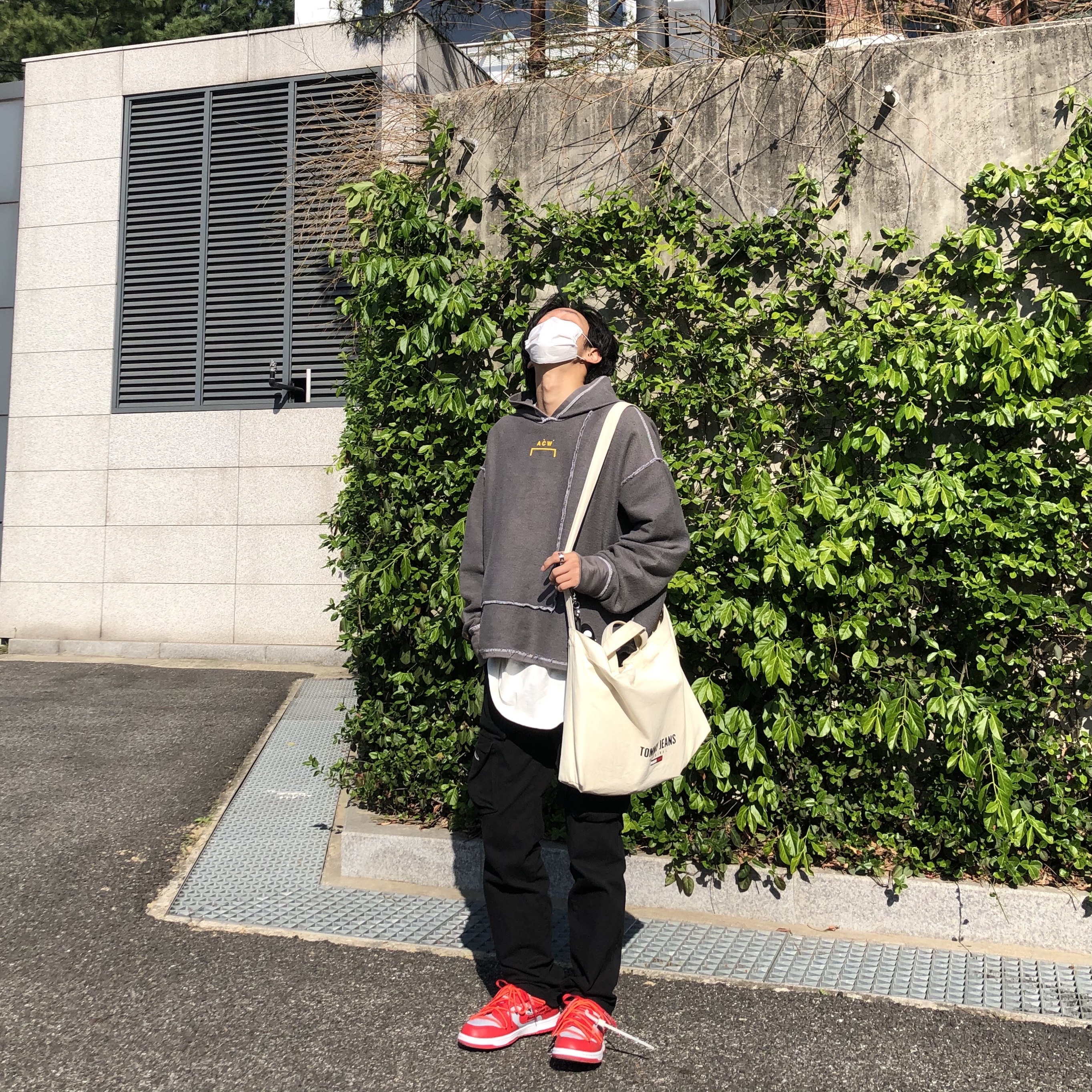 Nike x Off-White Dunk Low University Red 착용 스타일