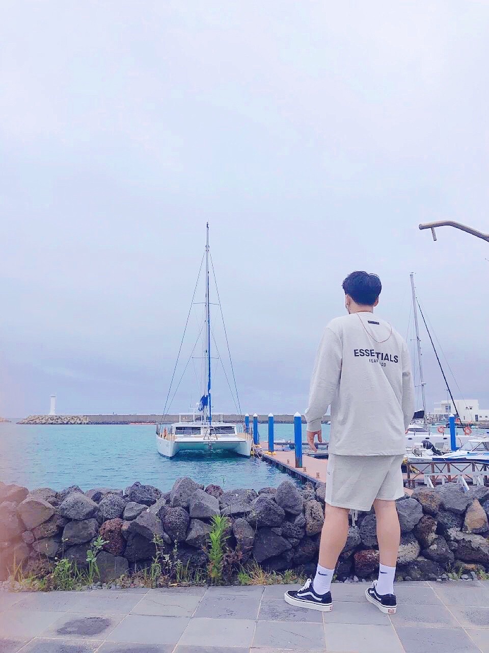 Essentials Sweatshorts Oatmeal - 21SS, Essentials Long Sleeve T-Shirt Oatmeal - 21SS 착용 스타일