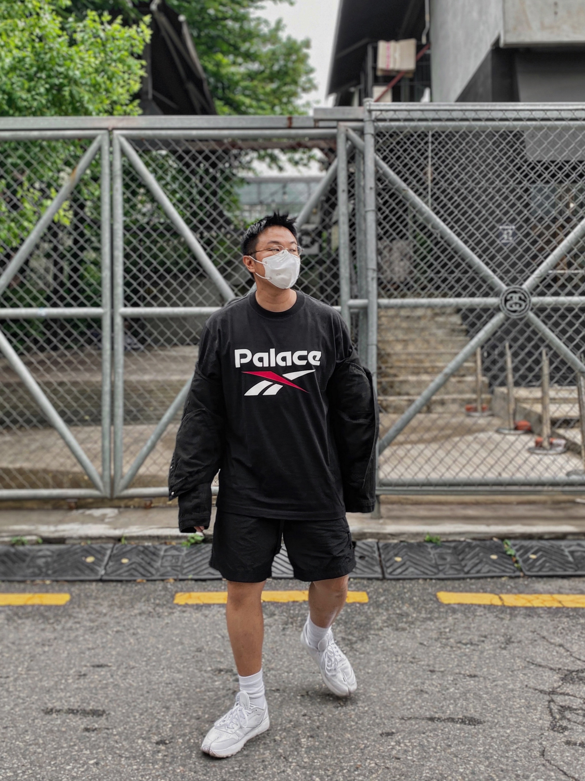 Palace x Reebok P-Bok T-Shirt - 20FW, Reebok x Maison Margiela Classic Leather Tabi Shoes White 착용 스타일