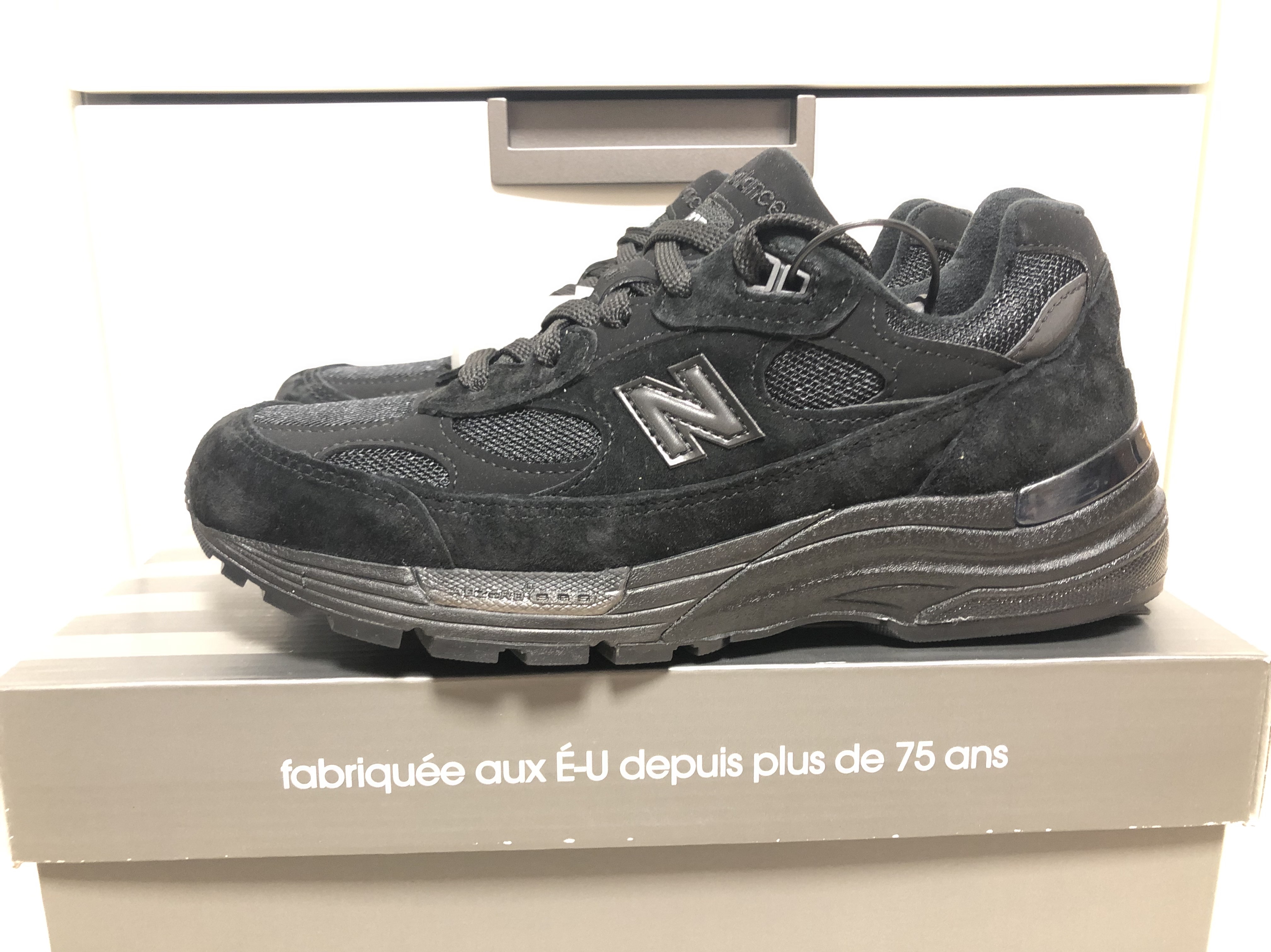 New Balance 992 Made in USA Triple Black 착용 스타일 - 2