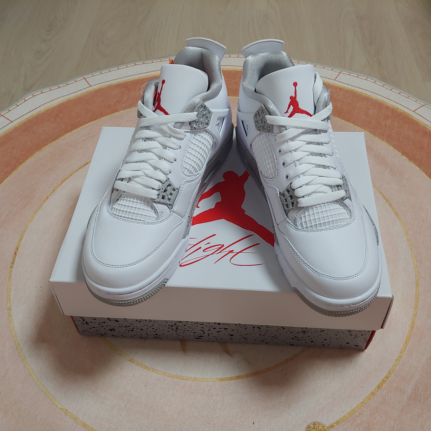 Jordan 4 Retro Tech White 착용 스타일 - 1