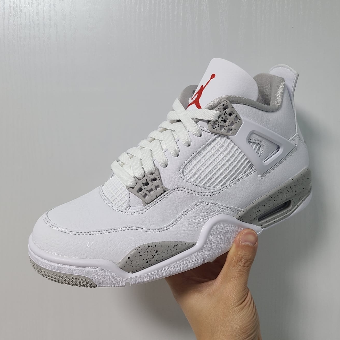 Jordan 4 Retro Tech White 착용 스타일 - 1