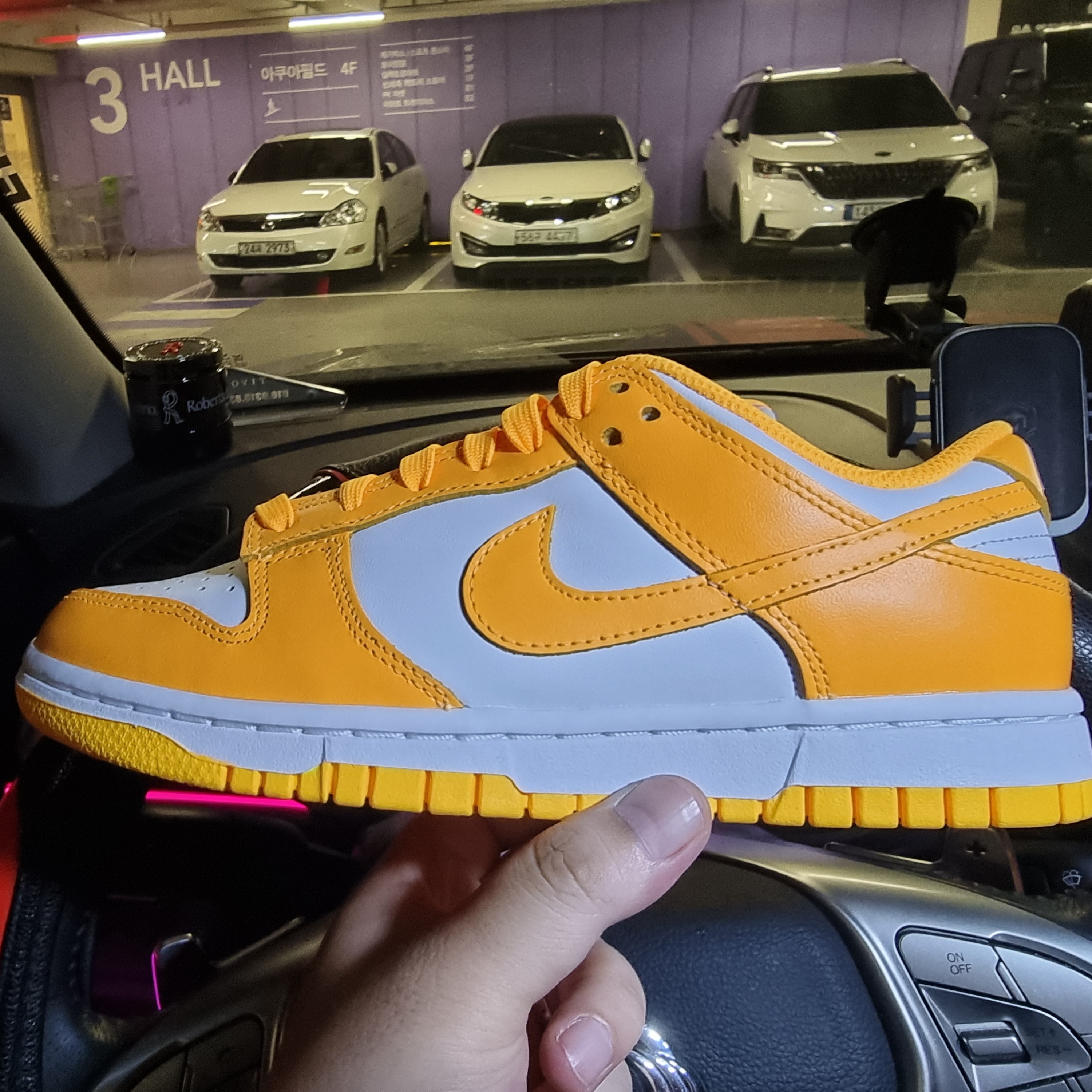 (W) Nike Dunk Low Laser Orange, Nike SB Dunk Low Pro Clear Jade 착용 스타일 - 2