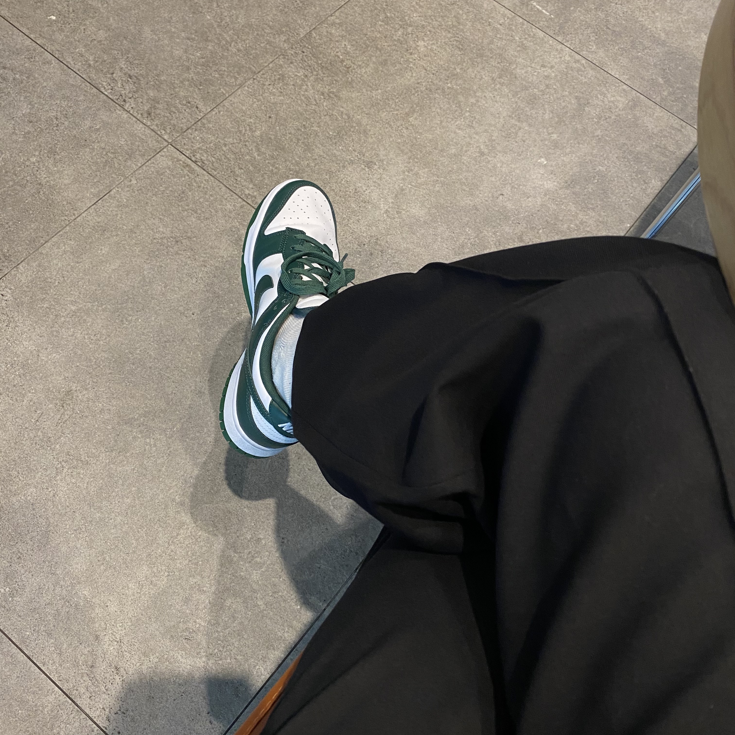 Nike Dunk Low Retro Varsity Green 착용 스타일 - 2