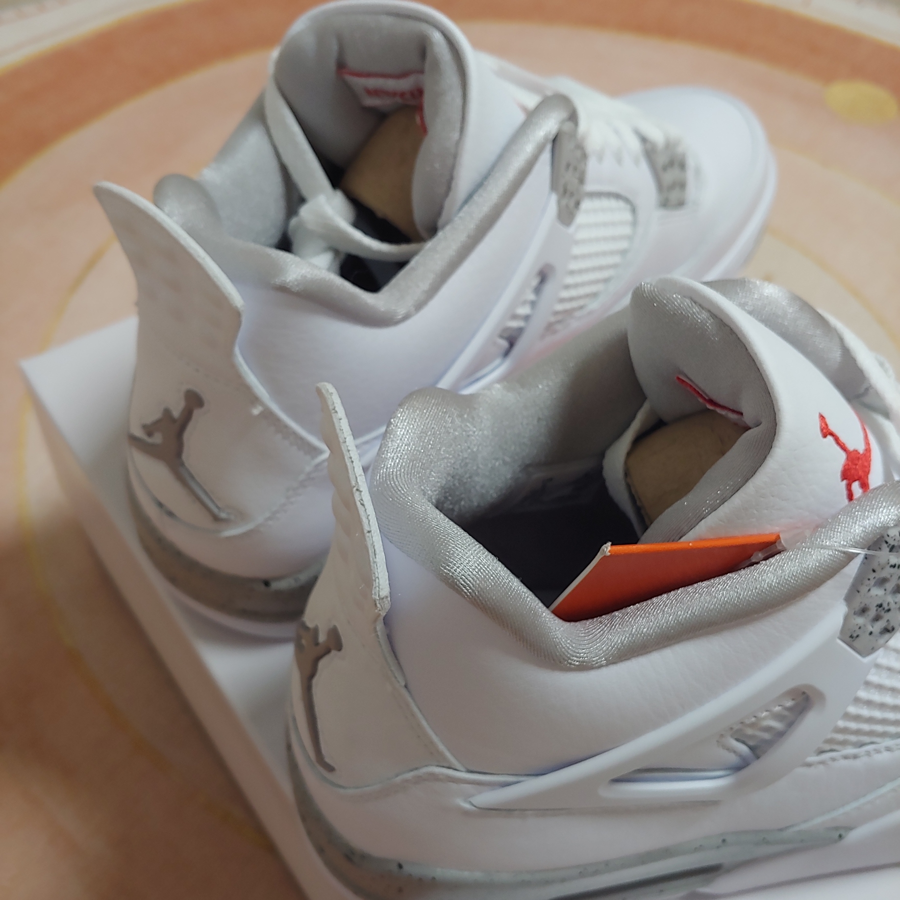Jordan 4 Retro Tech White 착용 스타일 - 3