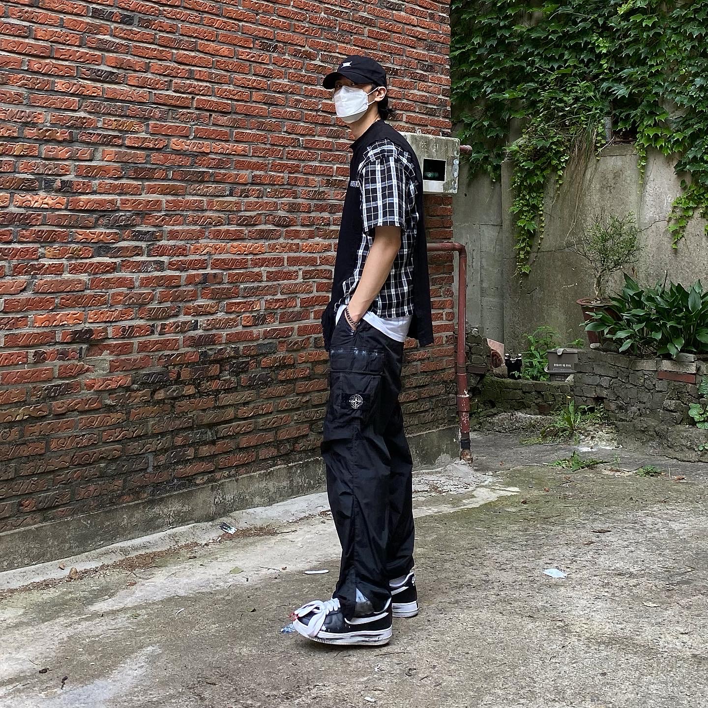 Nike x Peaceminusone Air Force 1 Low Para-Noise, Supreme x Stone Island Painted Camo Nylon Cargo Pants Black - 20FW 착용 스타일
