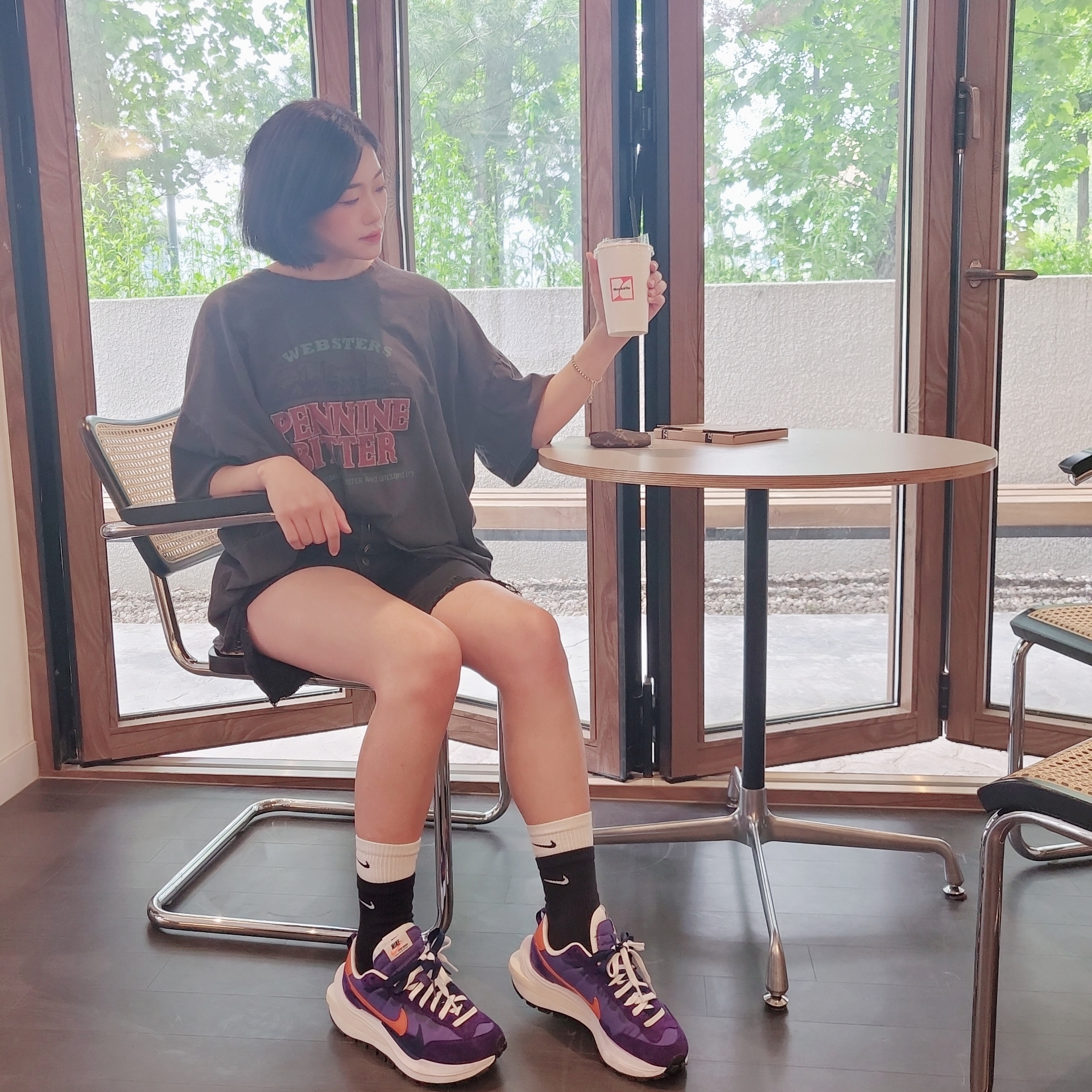 Nike x Sacai VaporWaffle Dark Iris 착용 스타일