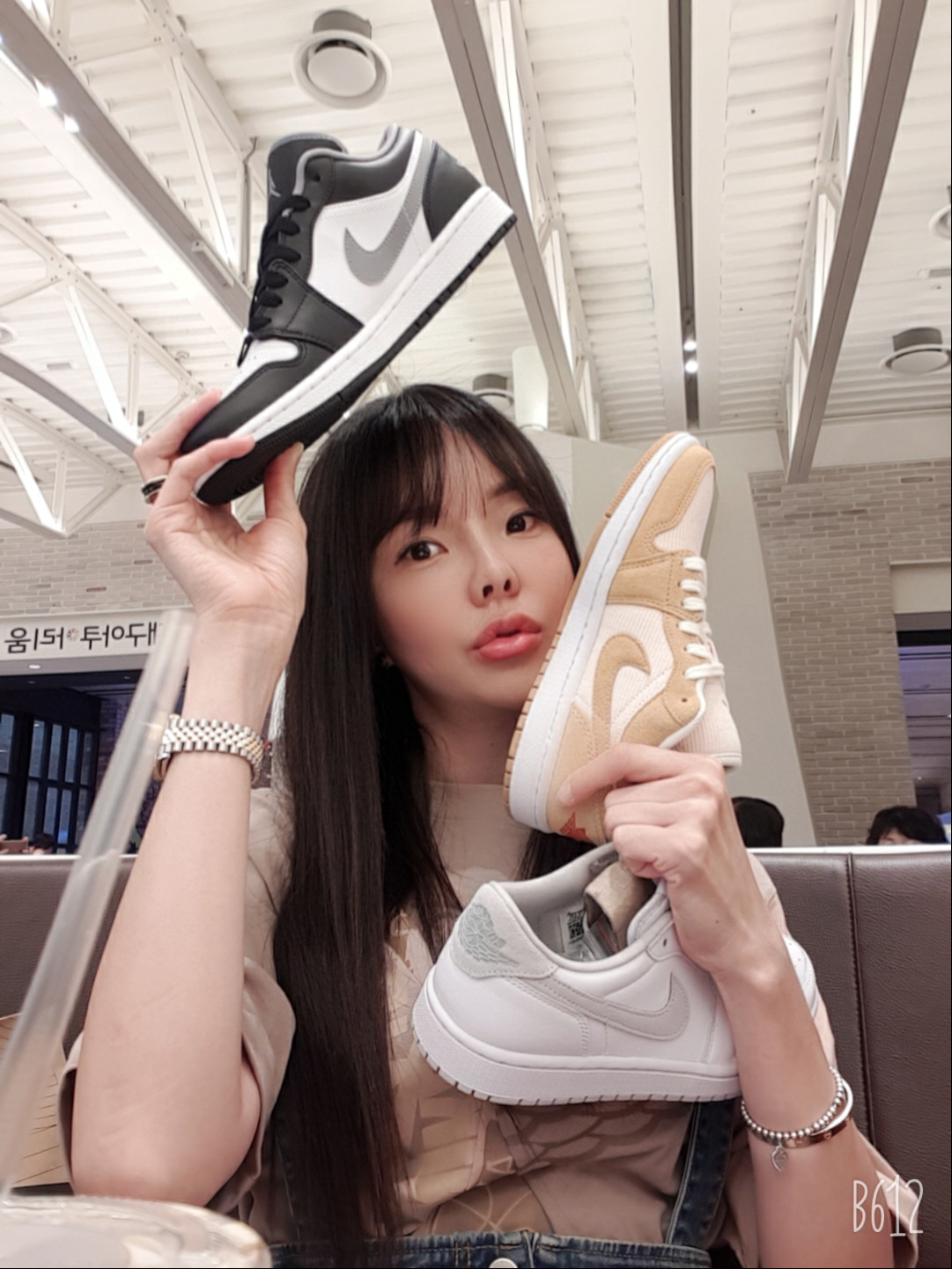 Jordan 6 x Travis Scott Retro SP British Khaki, Jordan 1 Retro High OG Shadow 2.0 착용 스타일 - 4