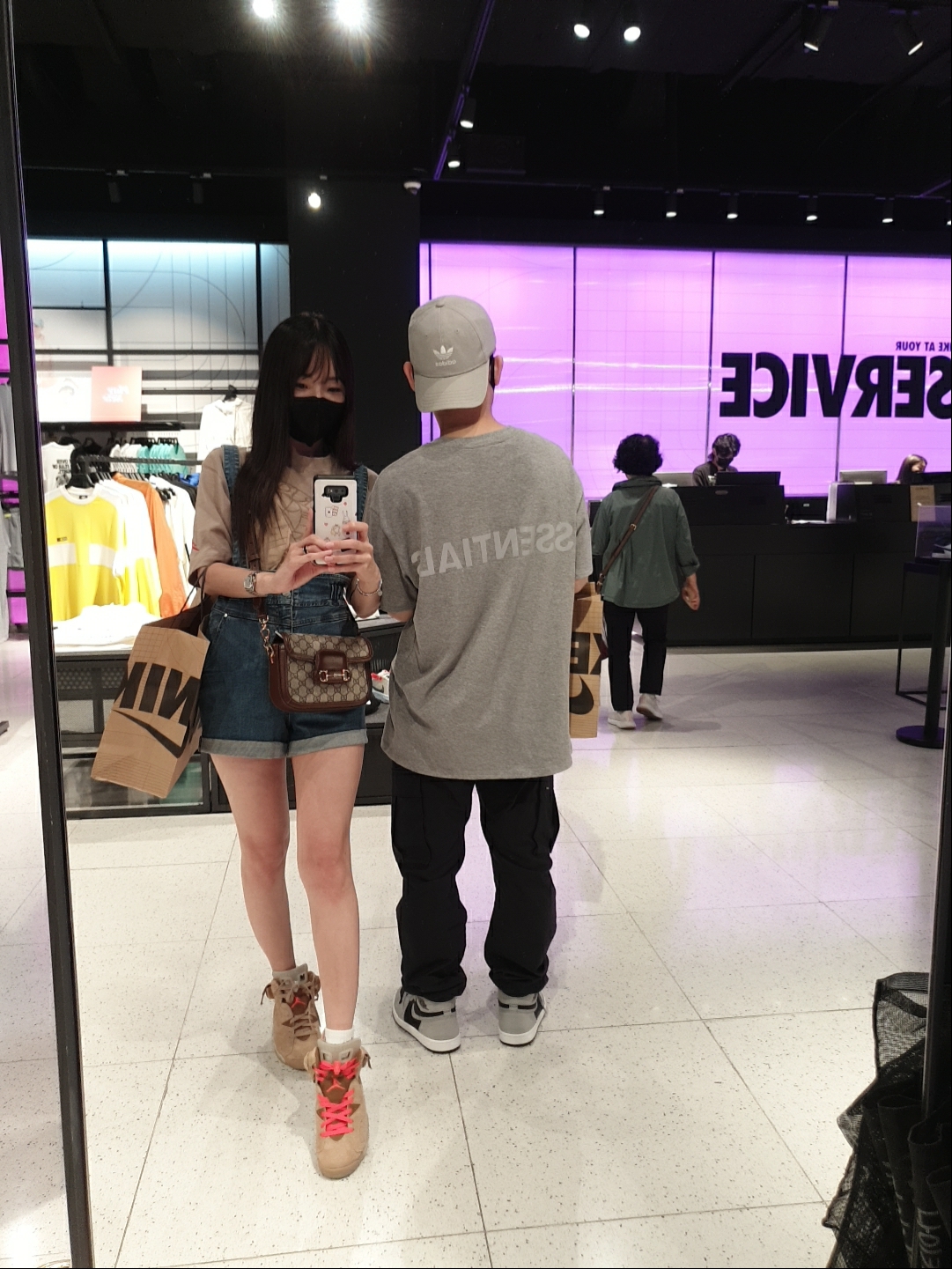 Jordan 6 x Travis Scott Retro SP British Khaki, Jordan 1 Retro High OG Shadow 2.0 착용 스타일 - 1