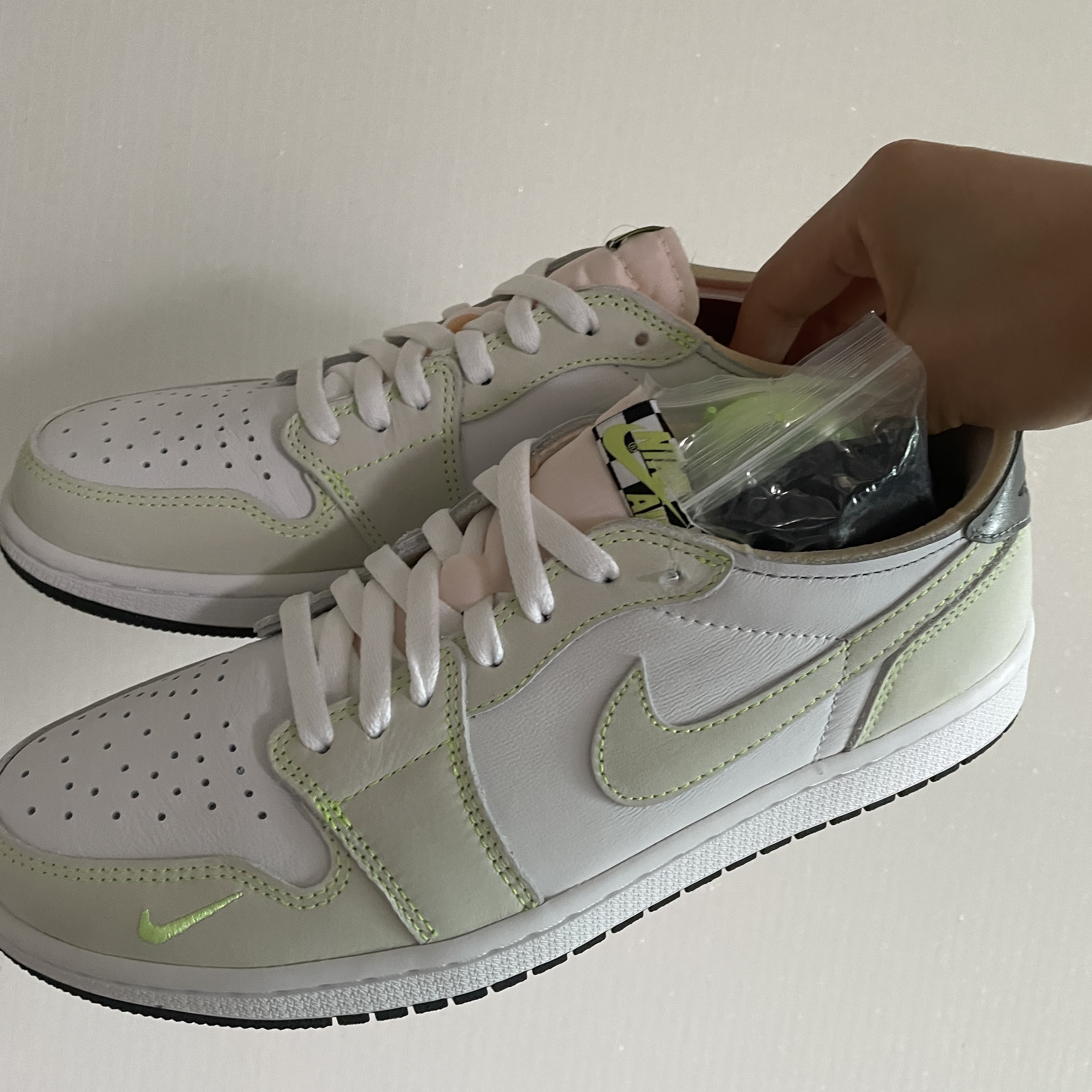 Jordan 1 Low OG Ghost Green 착용 스타일