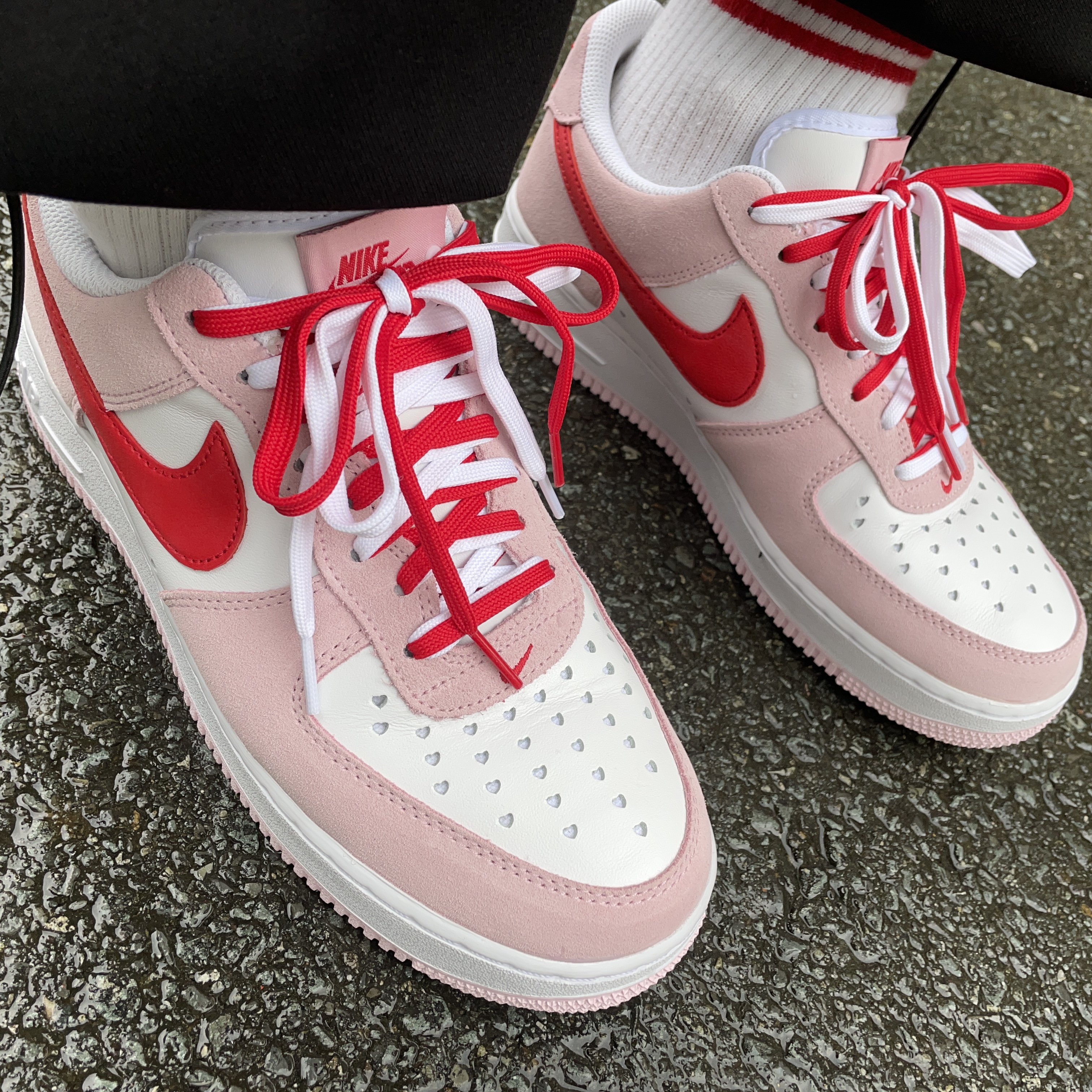 Nike Air Force 1 '07 QS Valentine's Day, Essentials T-Shirt Black - 21SS 착용 스타일 - 5