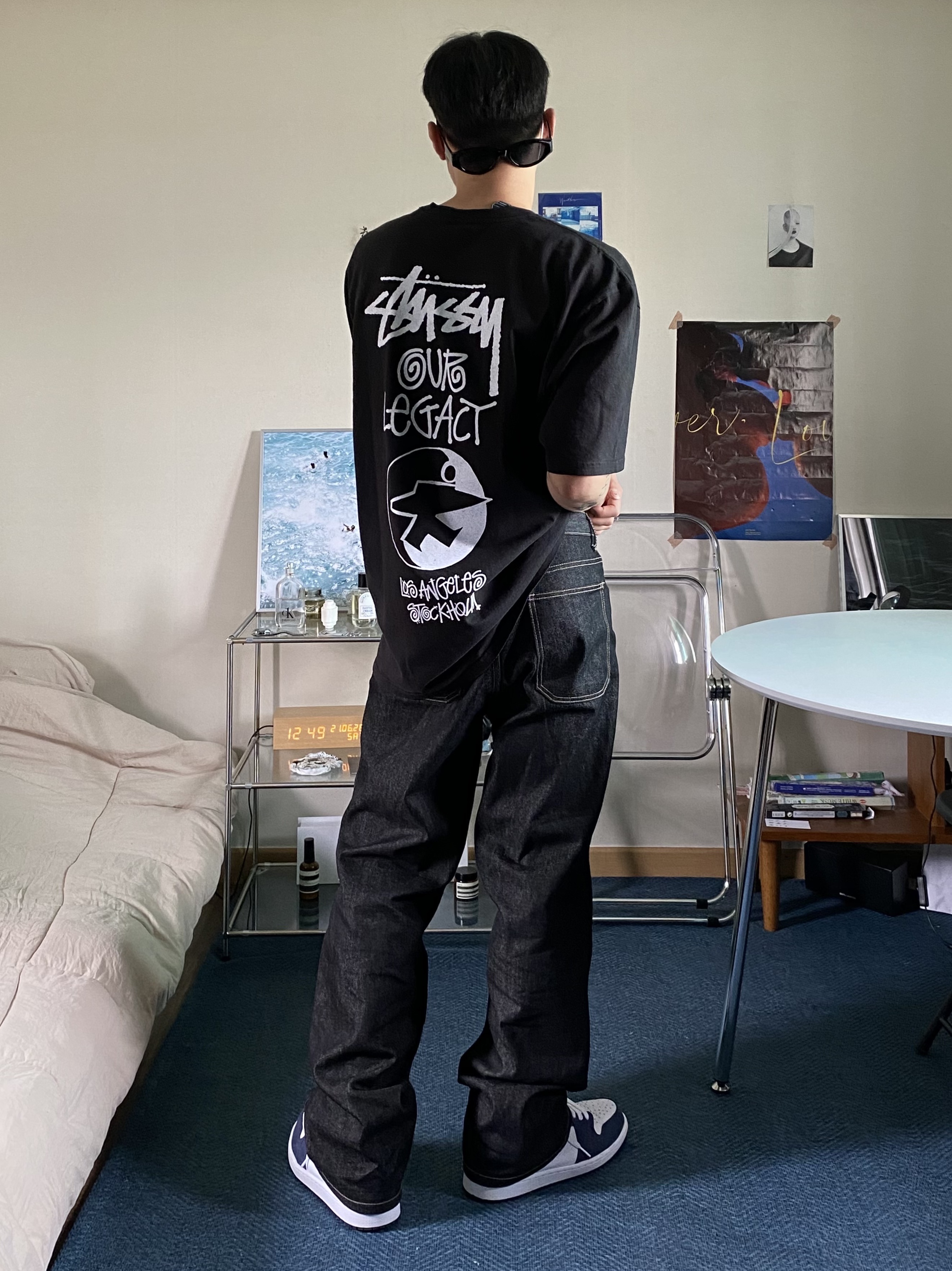 Stussy x Our Legacy Surfman T-Shirt Black - 21SS, Jordan 1 Retro High OG CO.JP Midnight Navy 착용 스타일 - 2