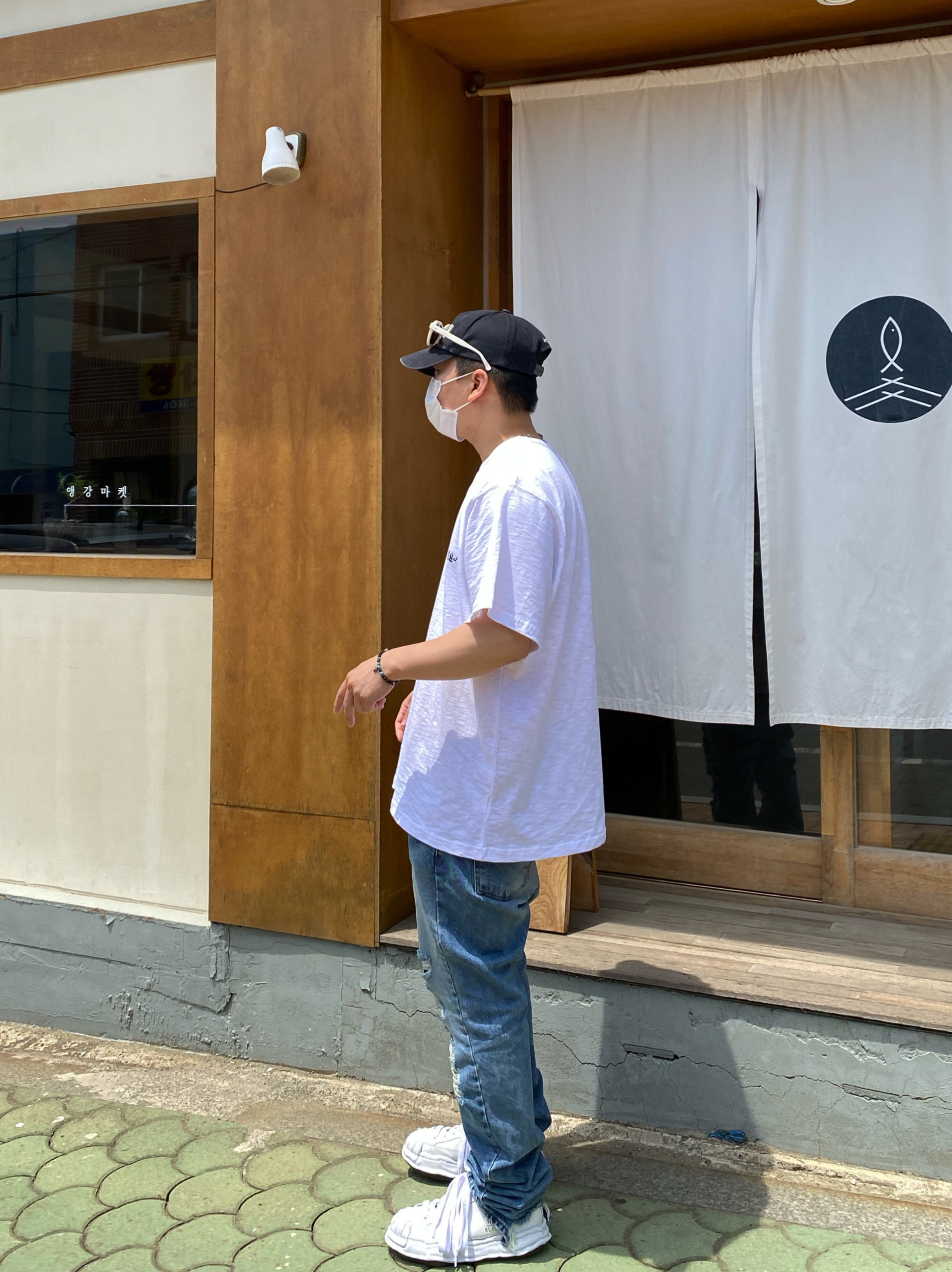Maison Mihara Yasuhiro Blakey OG Sole Leather Low-top Sneakers White 착용 스타일