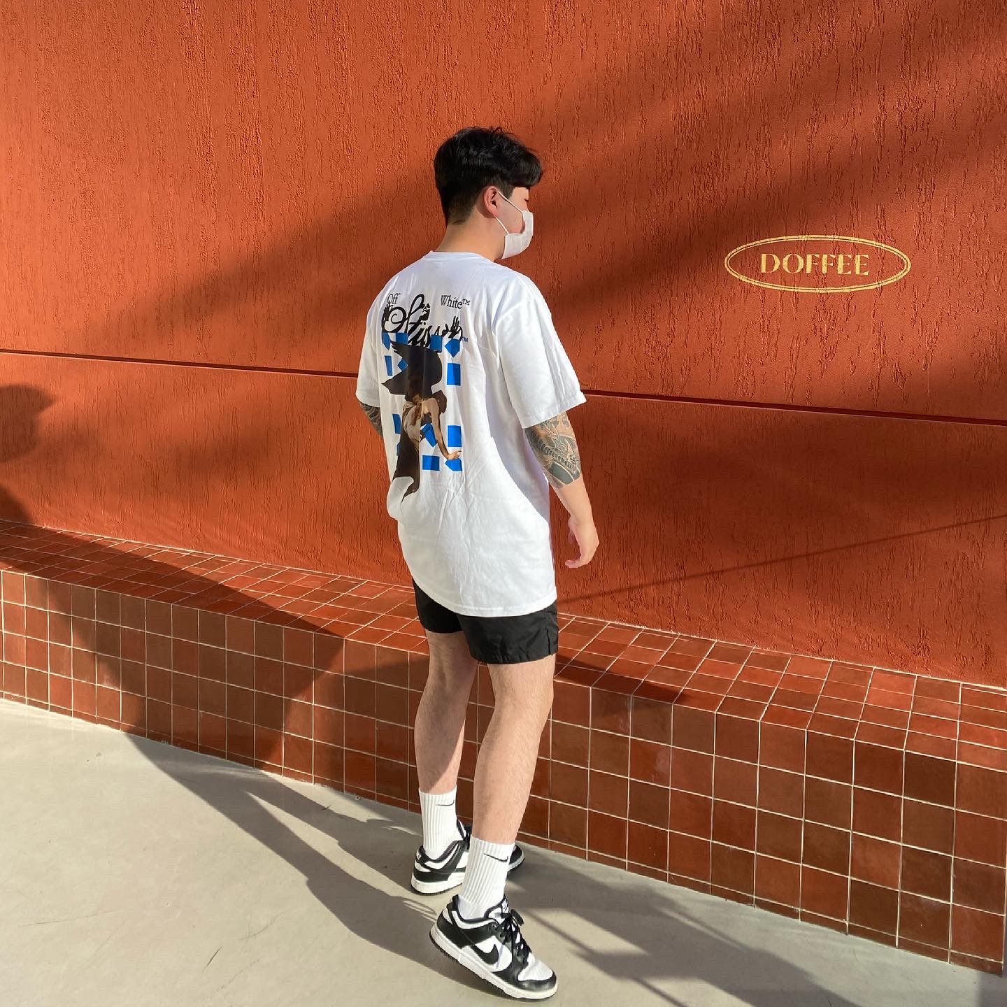 Nike Dunk Low Retro Black, Stussy x Off-White 40 WT T-Shirt 착용 스타일