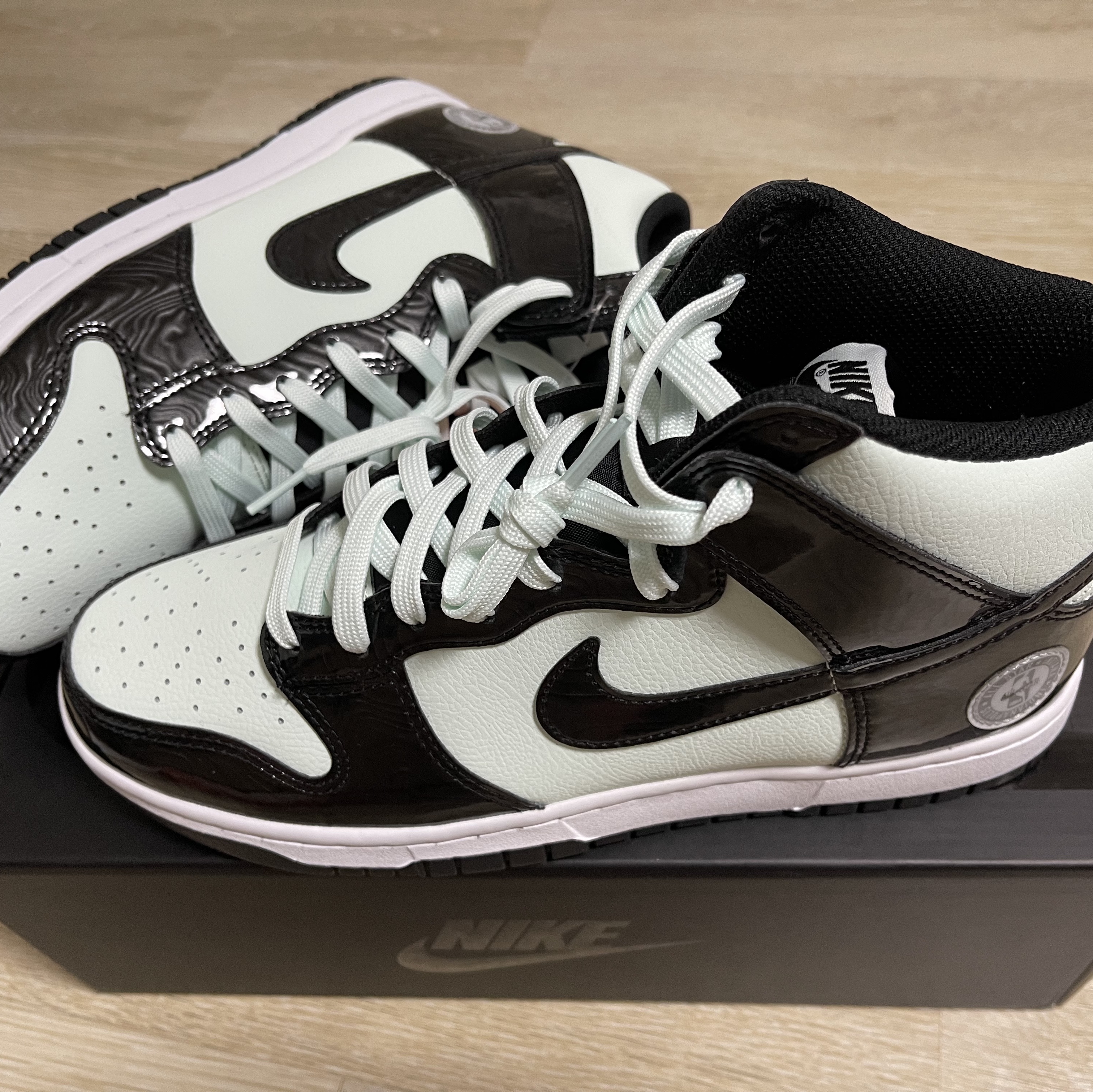 Nike Dunk High Barely Green 착용 스타일 - 2
