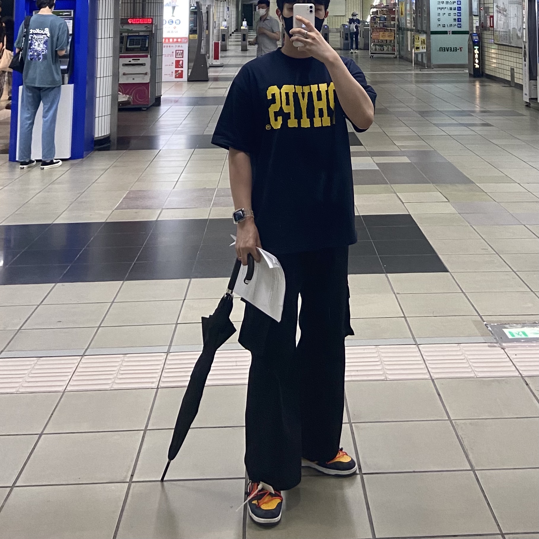 Nike x Off-White Dunk Low University Gold Midnight Navy 착용 스타일