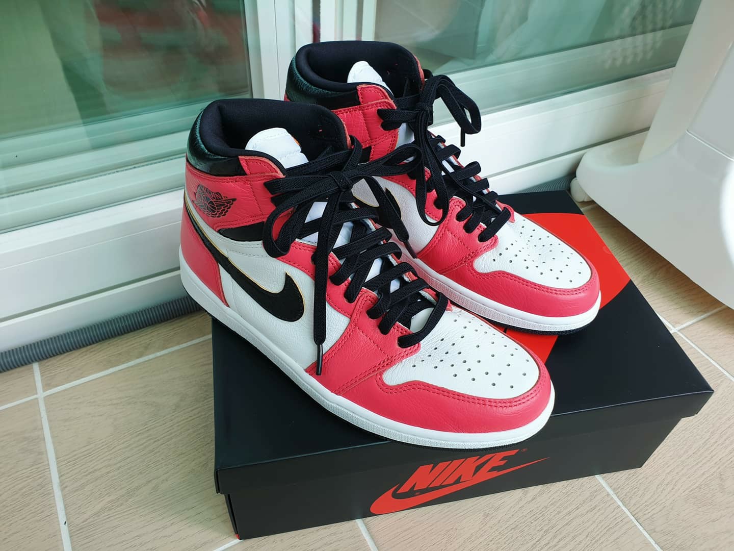 Jordan 1 Retro High OG Light Fusion Red 착용 스타일 - 1