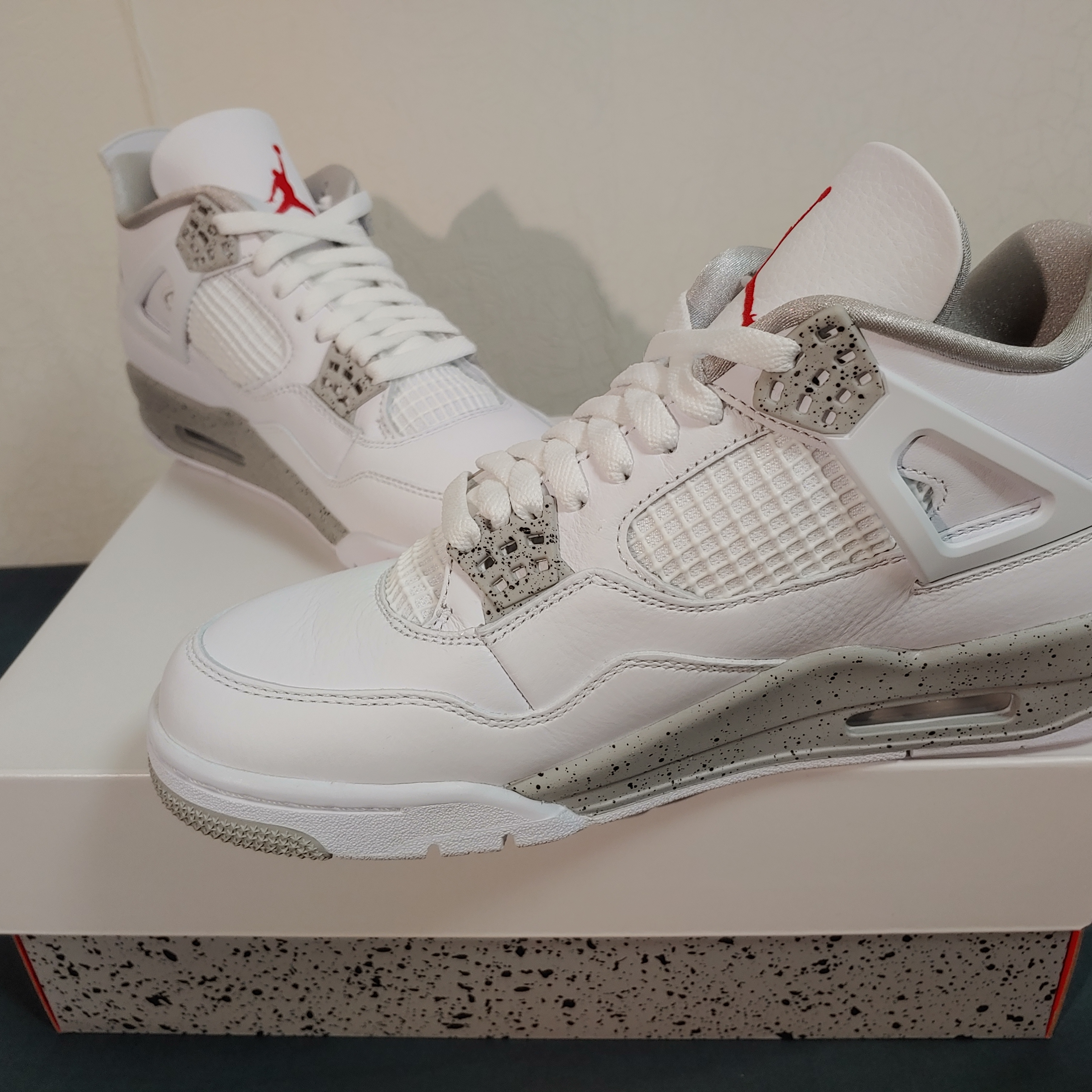 Jordan 4 Retro Tech White 착용 스타일 - 1