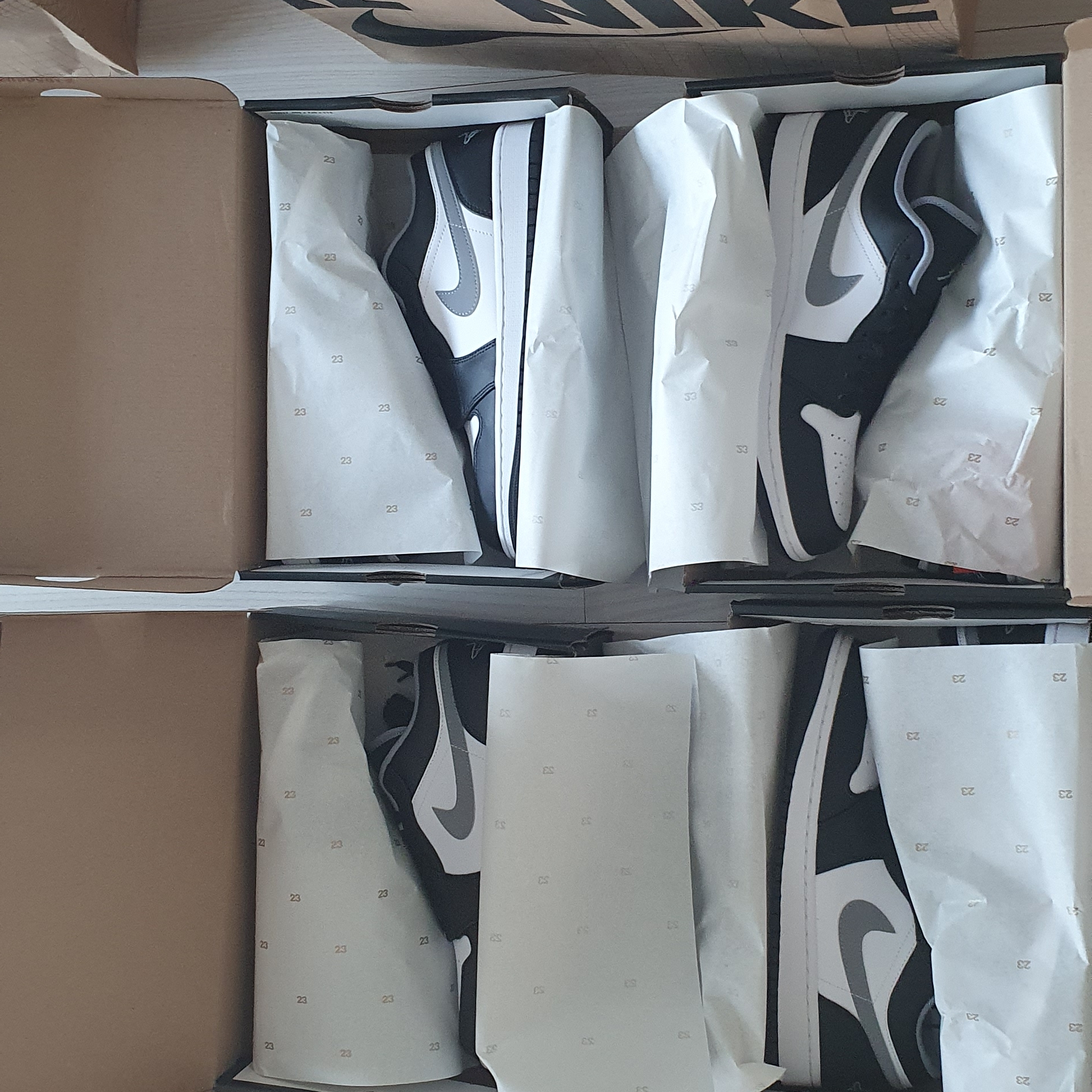 Jordan 1 Low Black Particle Grey 착용 스타일 - 3