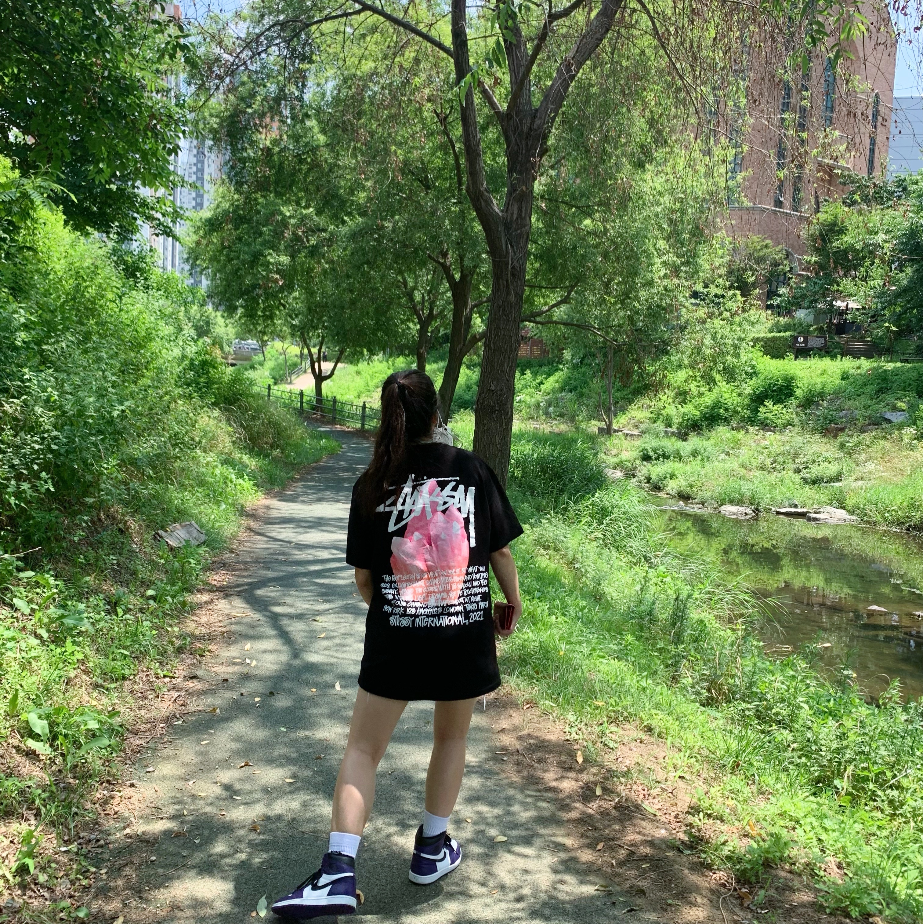 Stussy Reflection T-Shirt Black, Jordan 1 Retro High OG Court Purple 2020 착용 스타일