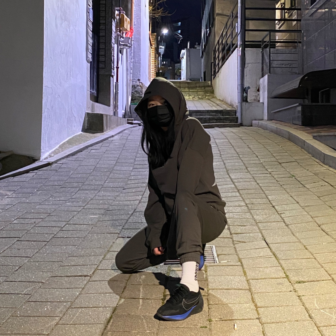 Nike Moon Racer Black Racer Blue 착용 스타일 - 3