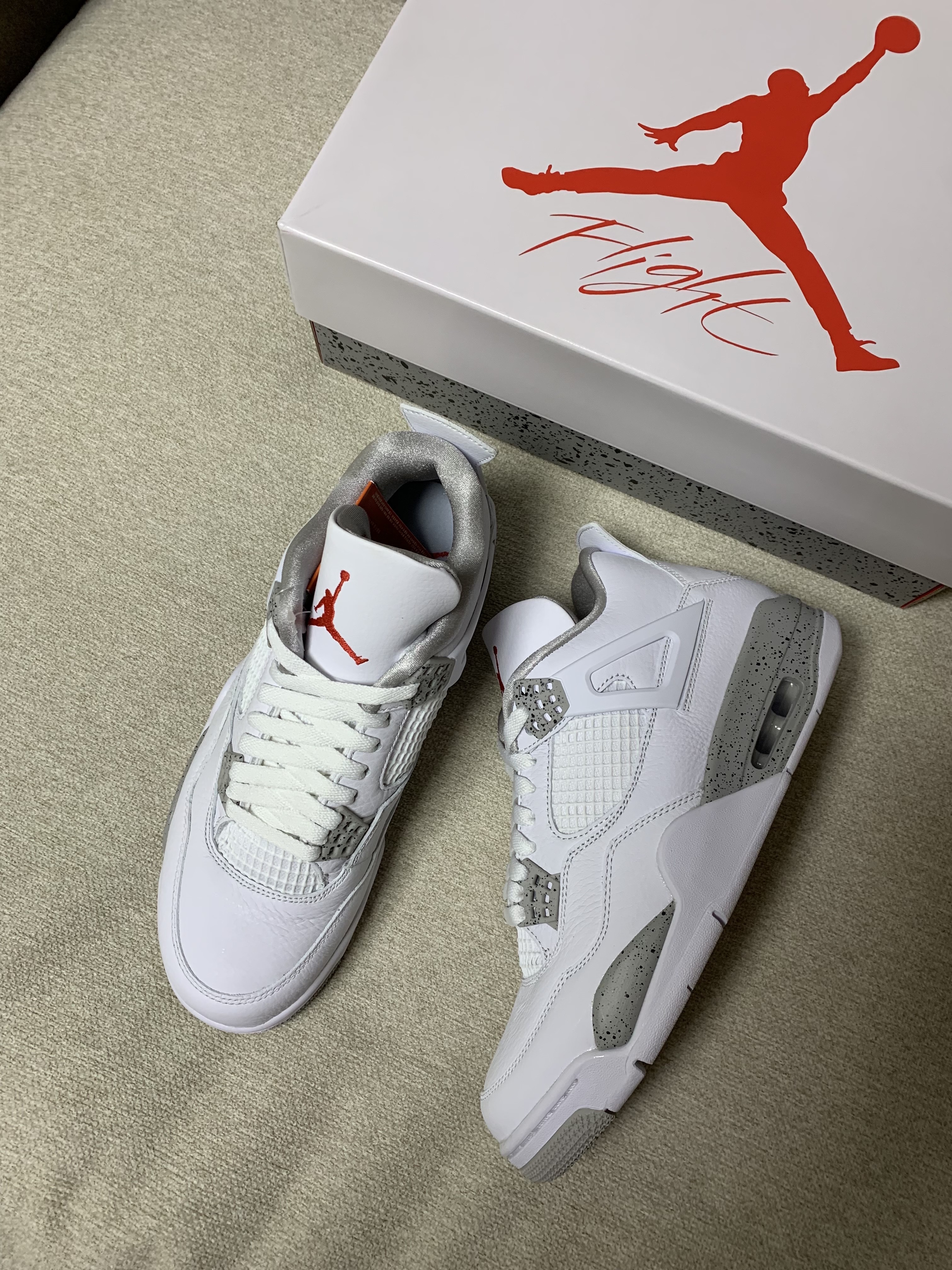 Jordan 4 Retro Tech White 착용 스타일 - 3