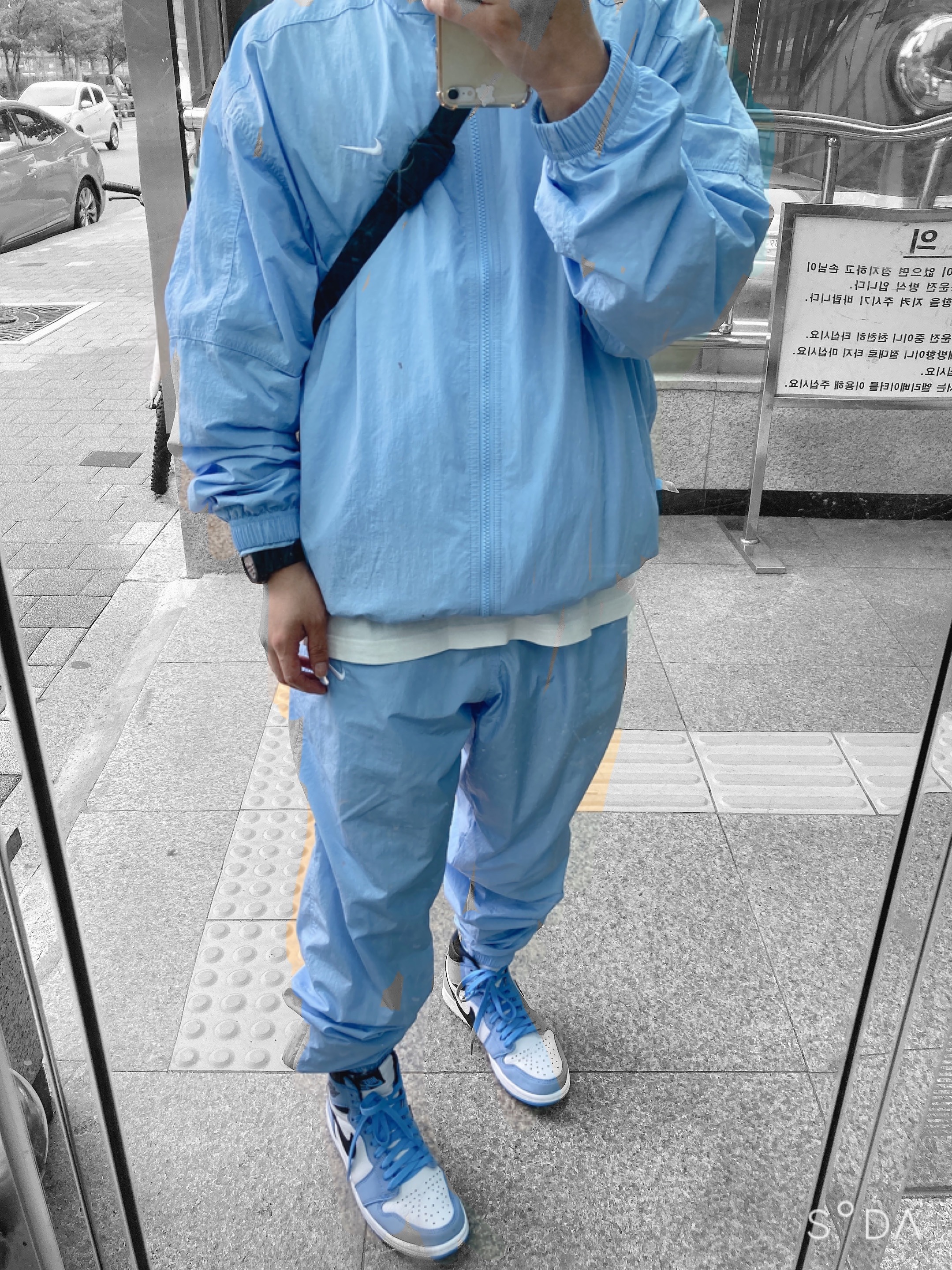 Jordan 1 Retro High OG University Blue, Nike M NRG Track Pants Psychic Blue 착용 스타일
