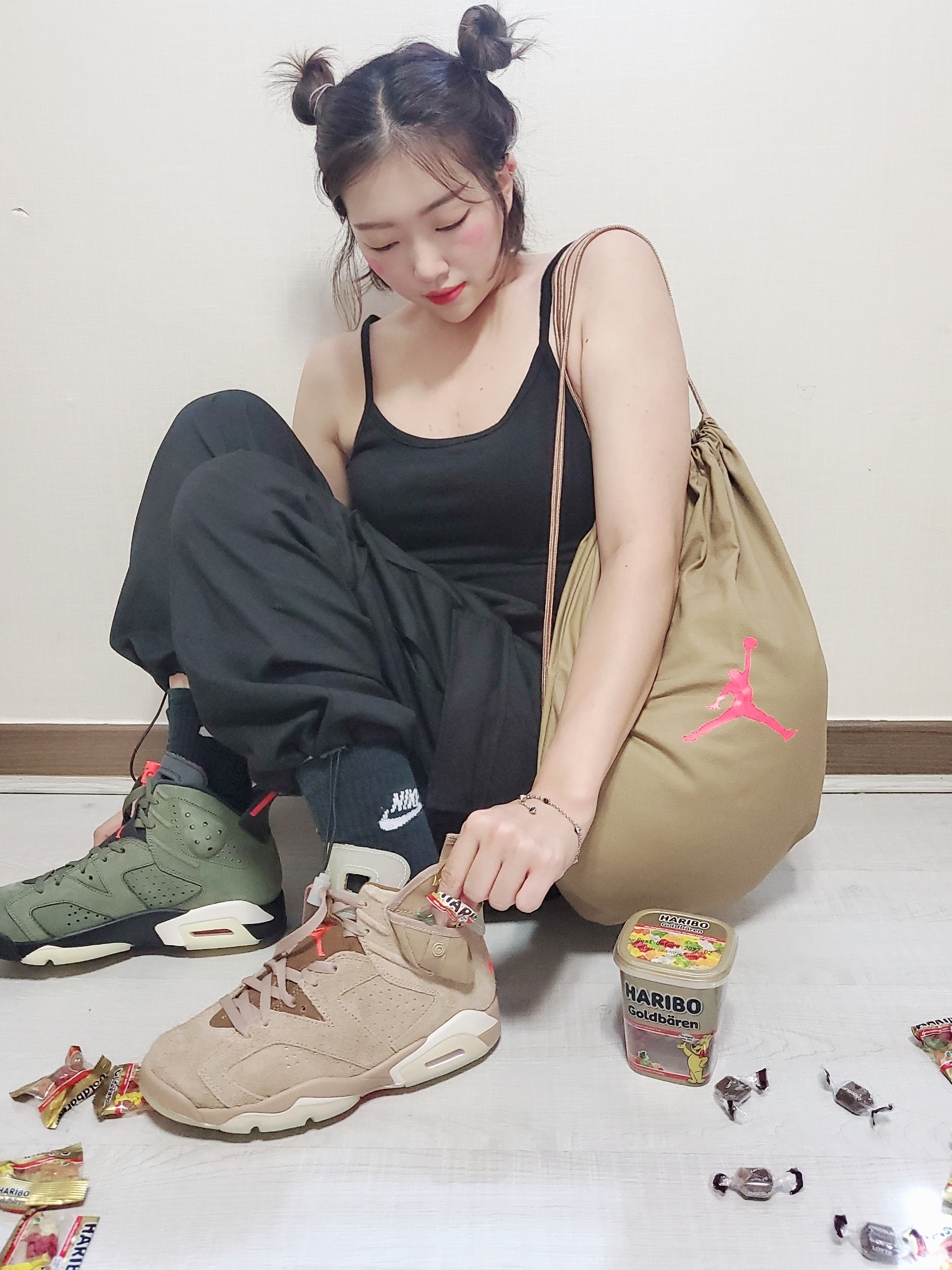 Jordan 6 x Travis Scott Retro SP British Khaki, Jordan 6 x Travis Scott Retro Olive 착용 스타일
