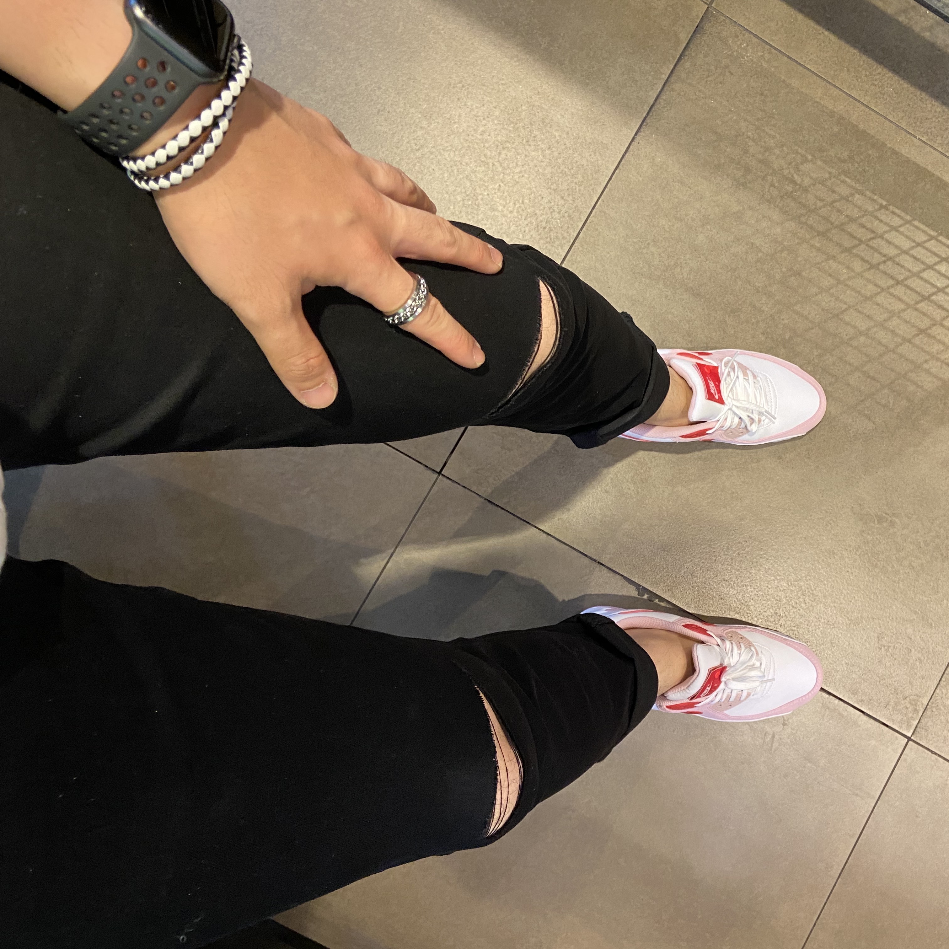 (W) Nike Air Max 90 QS Valentine's Day 착용 스타일 - 1