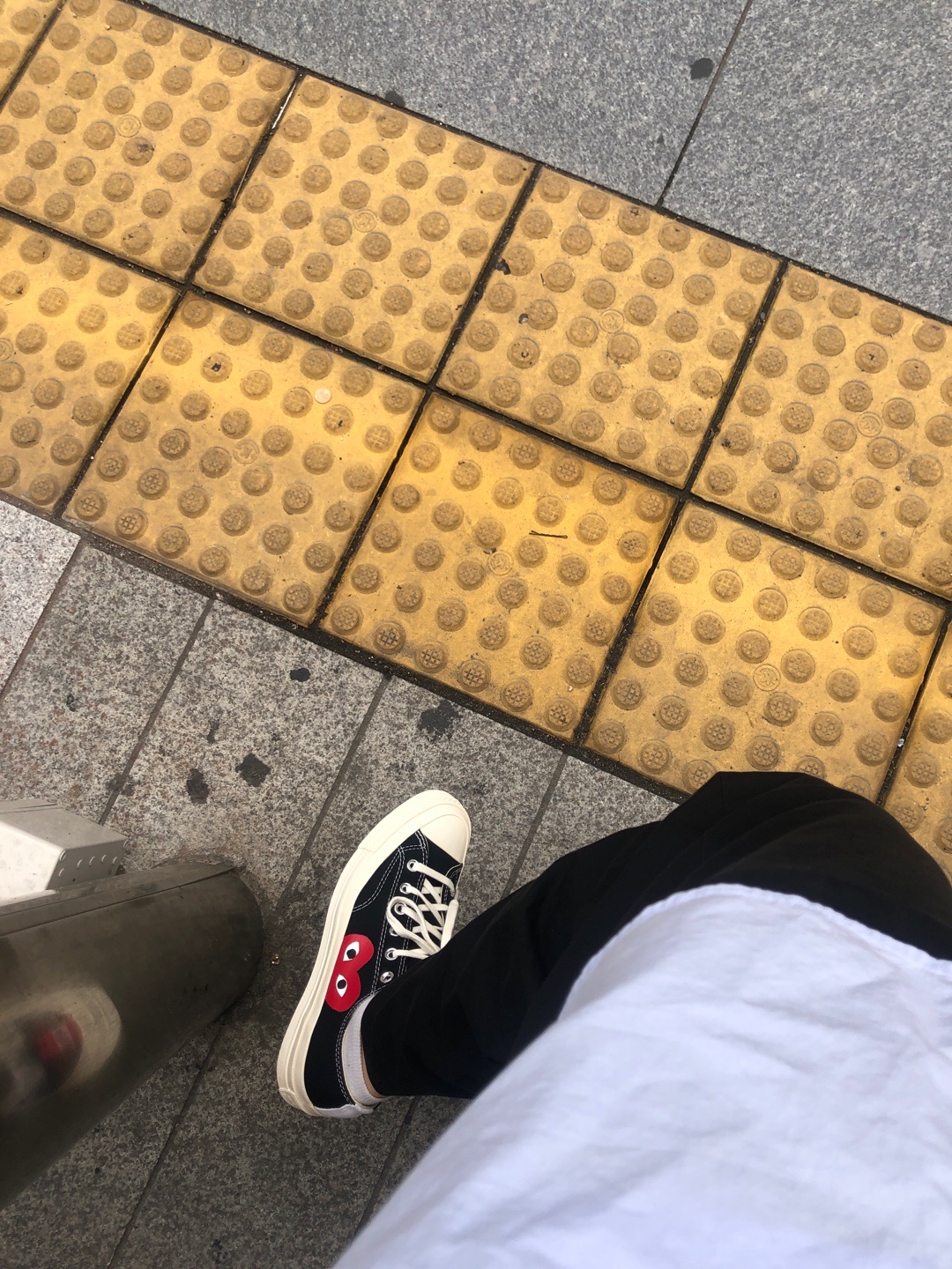 Converse x Play Comme des Garcons Chuck 70 Ox Black 착용 스타일