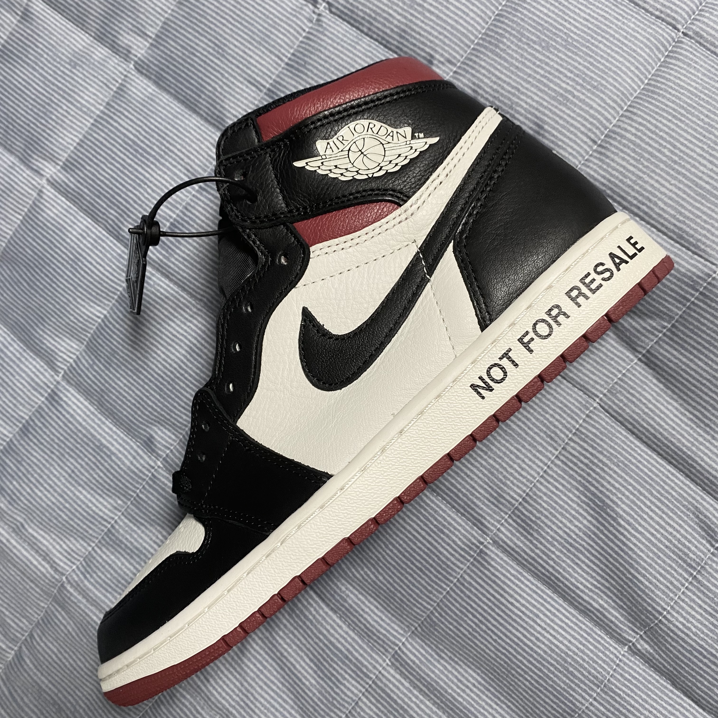 Jordan 1 Retro High Not for Resale Varsity Red 착용 스타일 - 3