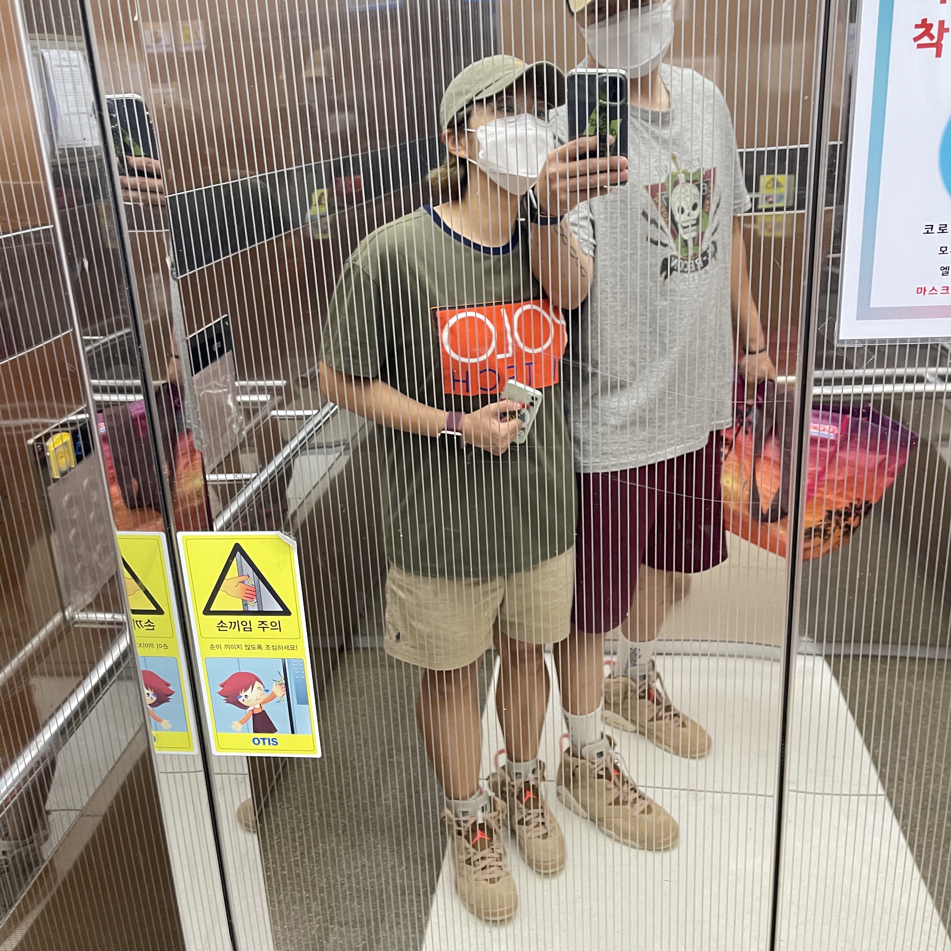Jordan 6 x Travis Scott Retro SP British Khaki 착용 스타일 - 3