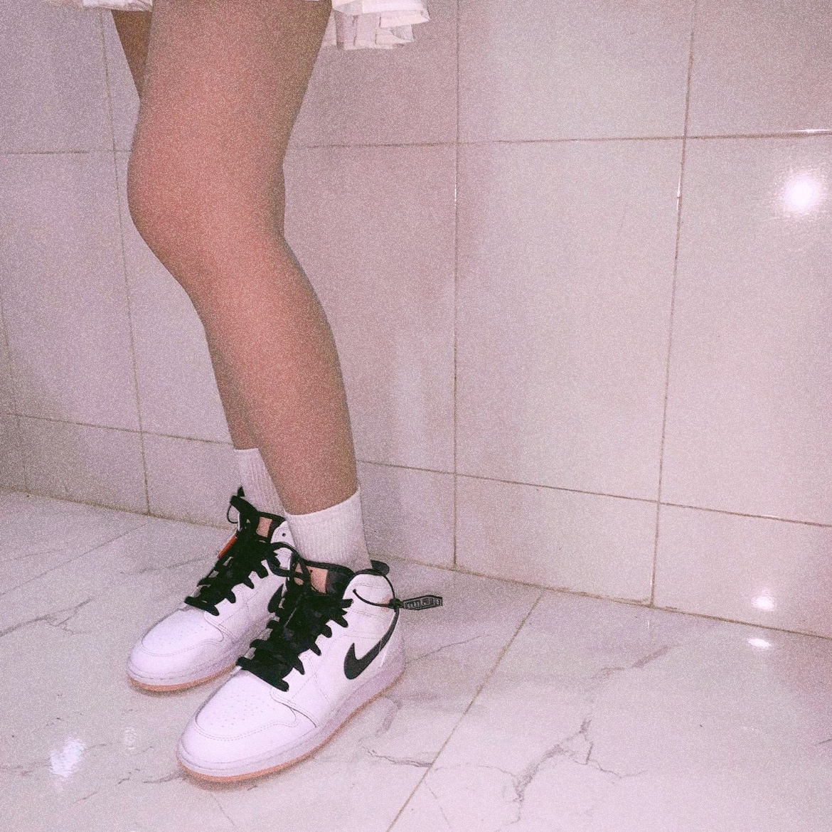 (GS) Jordan 1 Mid White Arctic Orange 착용 스타일