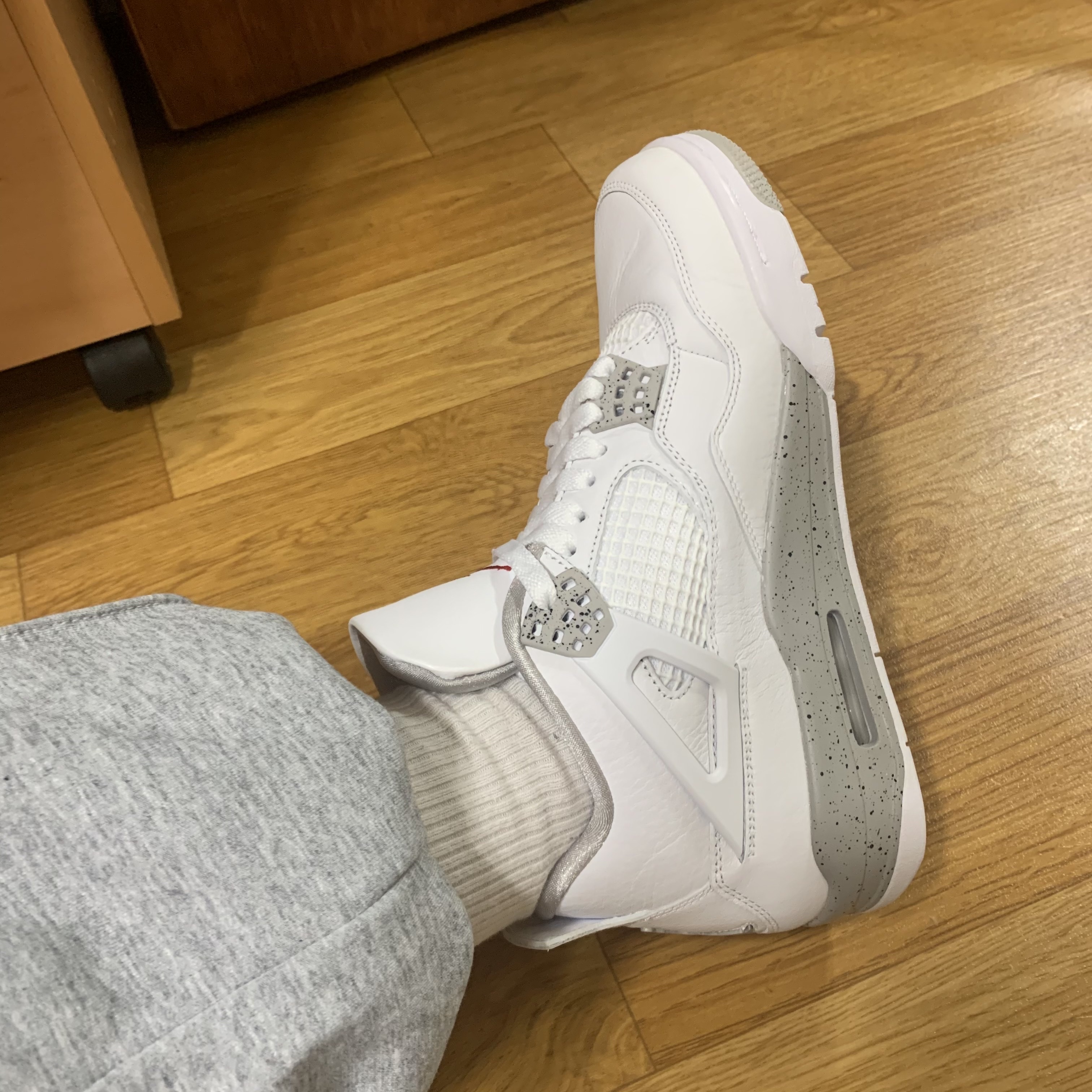 Jordan 4 Retro Tech White 착용 스타일 - 2