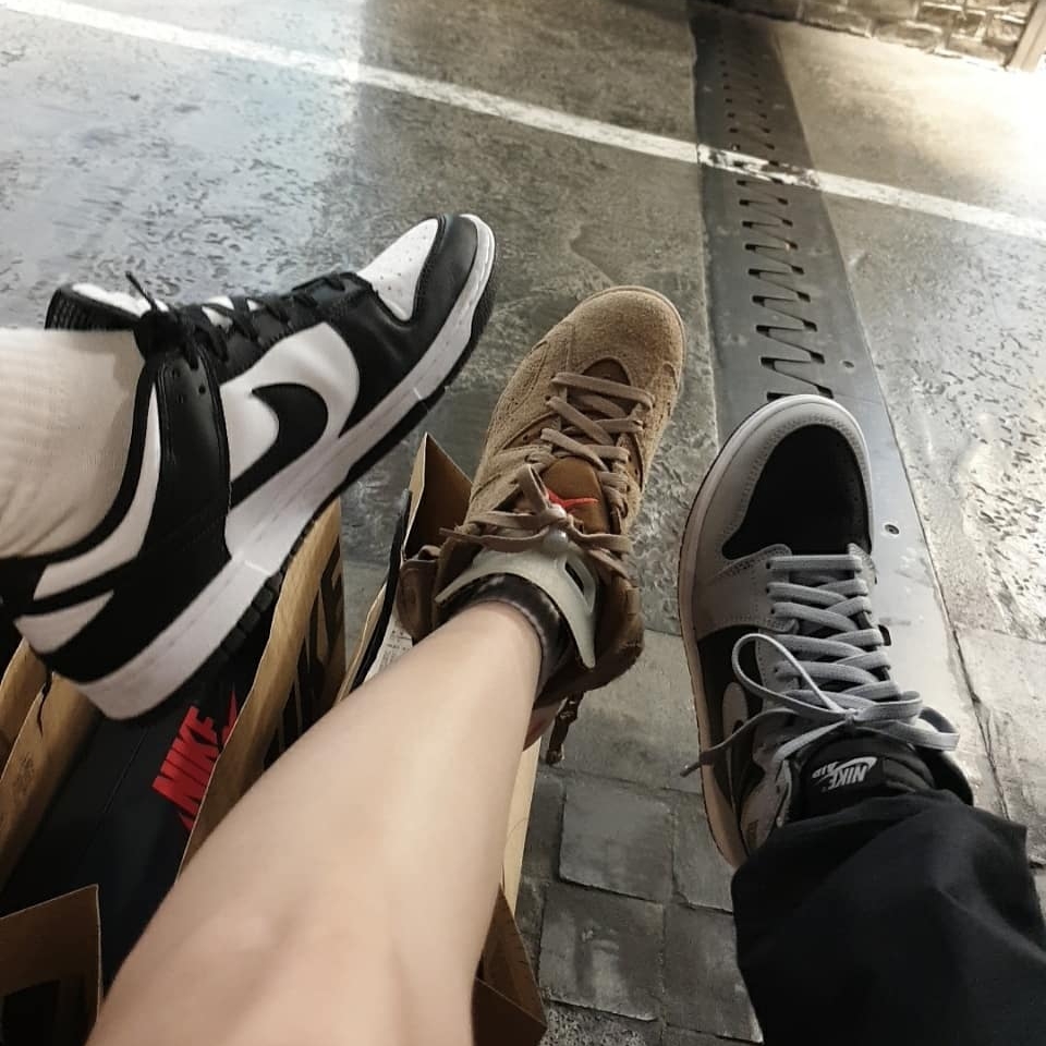 Jordan 6 x Travis Scott Retro SP British Khaki, Jordan 1 Retro High OG Shadow 2.0 착용 스타일 - 4