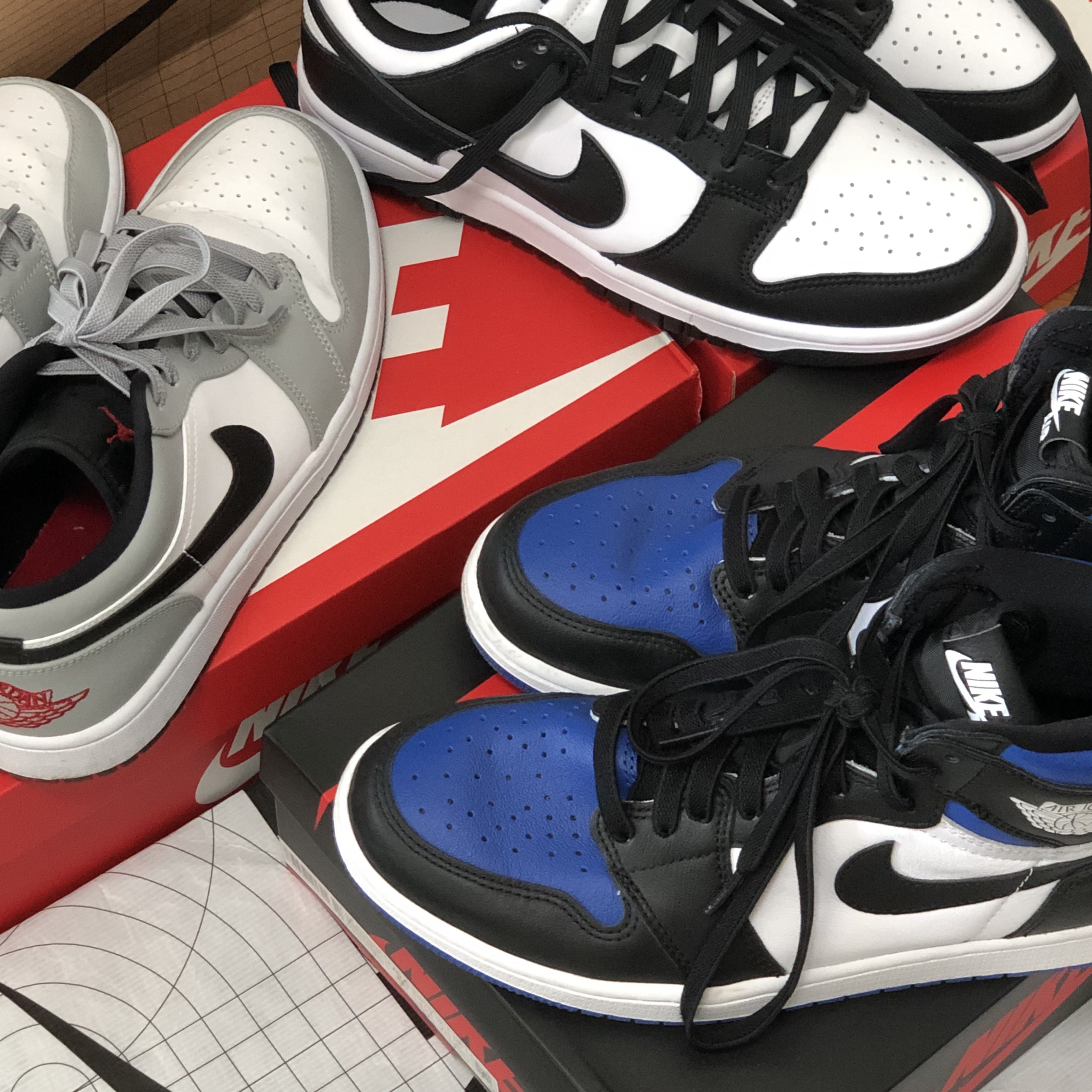Jordan 1 Low Light Smoke Grey, Nike Dunk Low Retro Black 착용 스타일