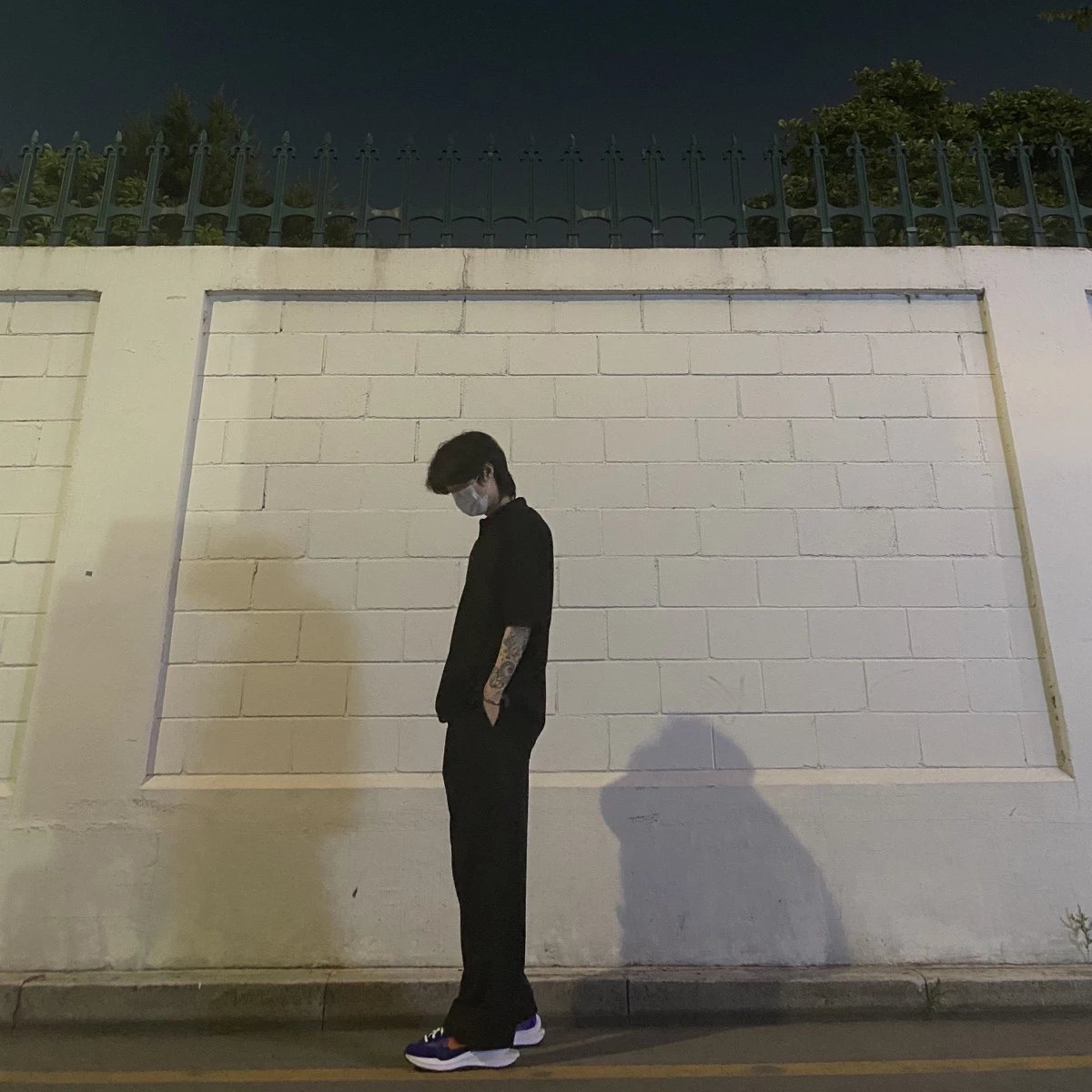 Nike x Sacai VaporWaffle Dark Iris 착용 스타일