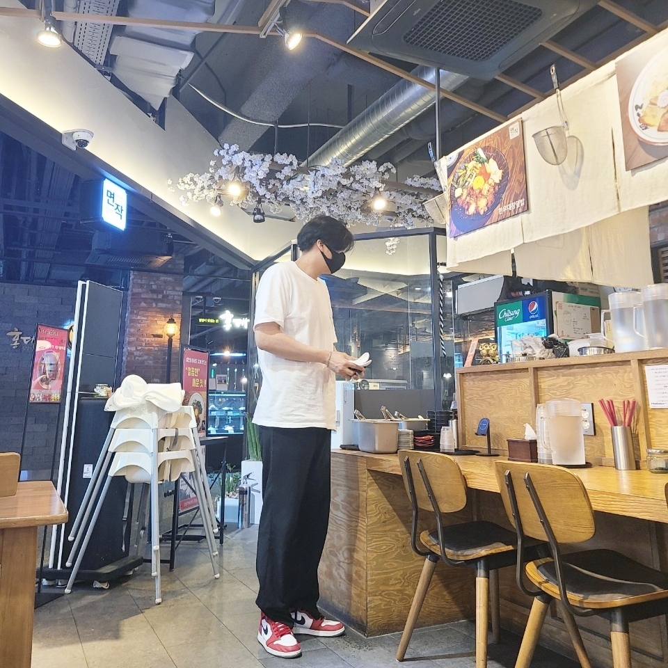Stussy Ocean Dream T-Shirt White, Jordan 1 Retro High Spider-Man Origin Story 착용 스타일 - 2