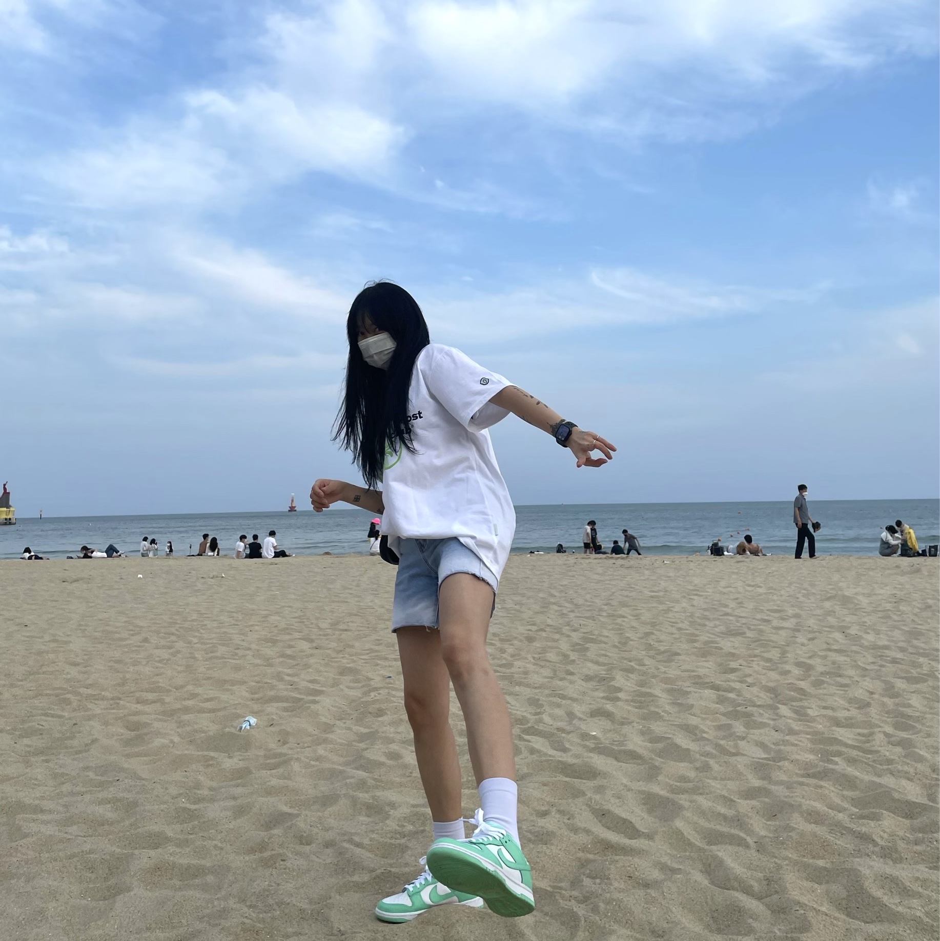 (W) Nike Dunk Low Green Glow 착용 스타일 - 2