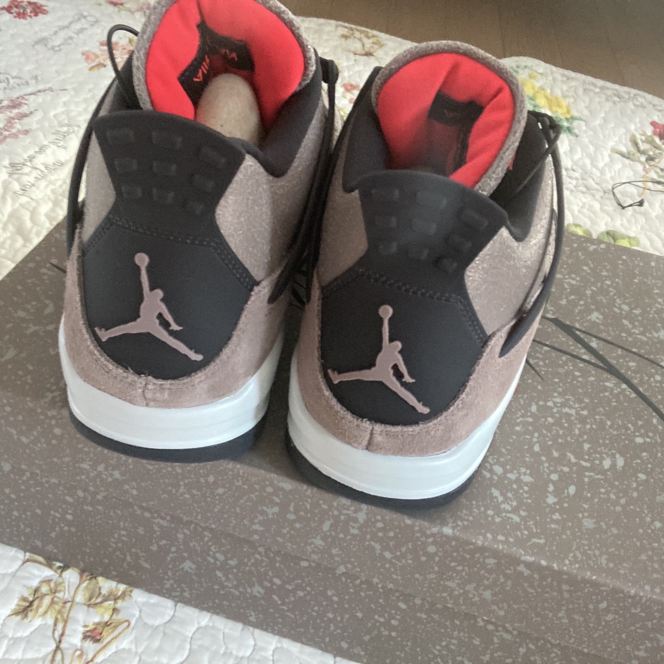 Jordan 4 Retro Taupe Haze 착용 스타일 - 3