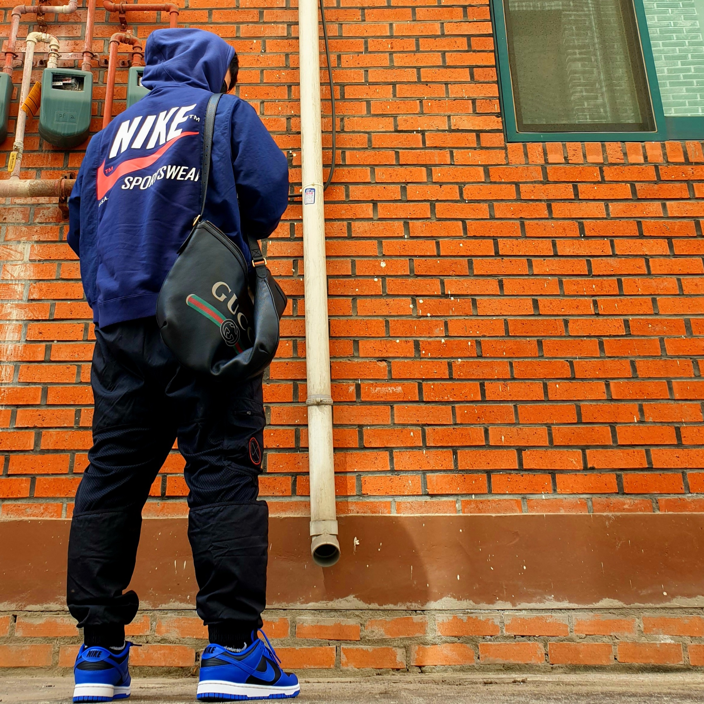 Nike Dunk Low Retro Hyper Cobalt, Nike NSW Hoodie BRS Midnight Navy 착용 스타일